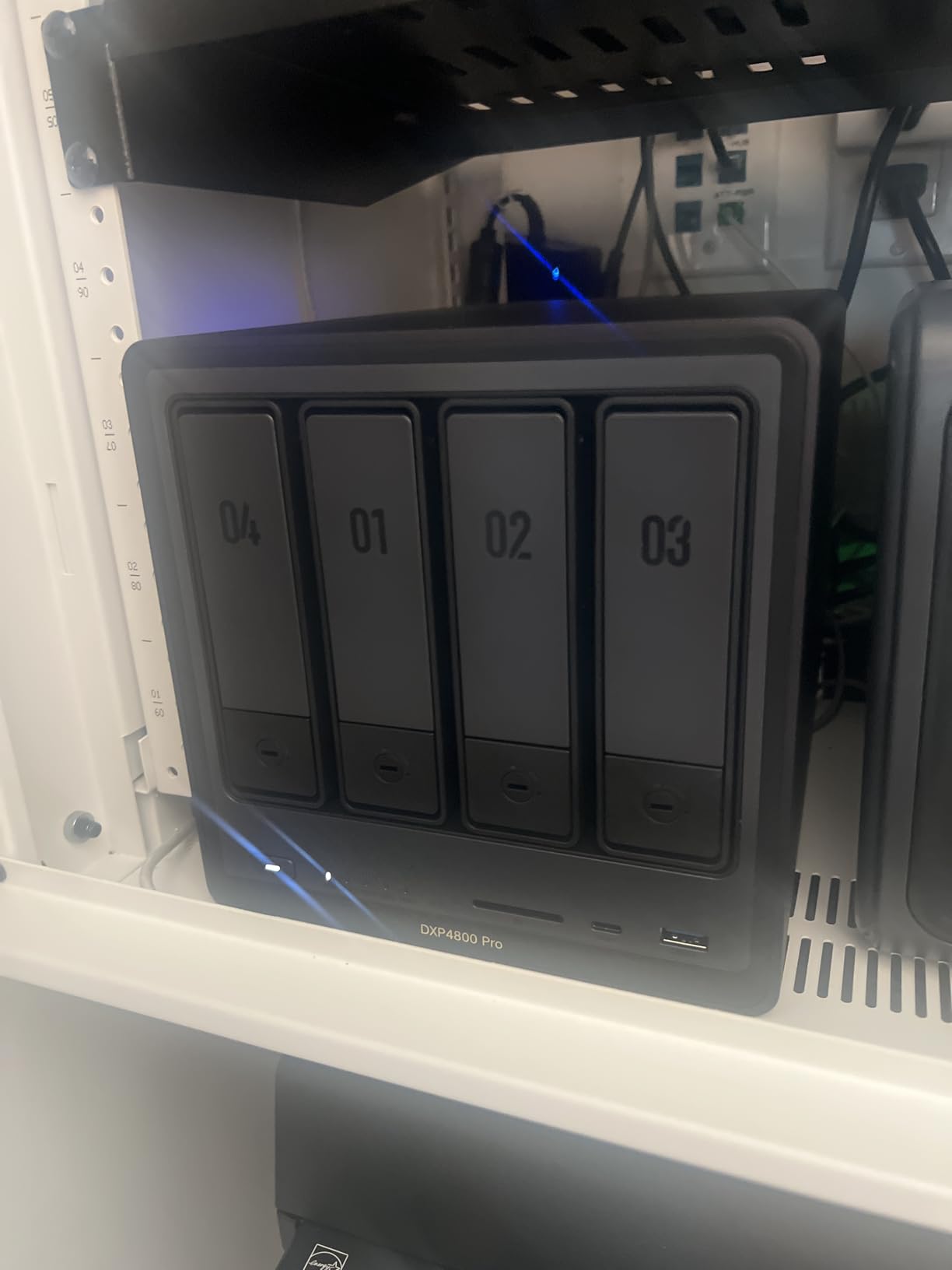 UGREEN NAS DXP4800 Pro 4-Bay Desktop NAS, Intel Core i3-1315U 6-Core CPU, 8GB DDR5 RAM, 10GbE, 2.5GbE, 2x M.2 NVMe Slots (Diskless) customer photo 1