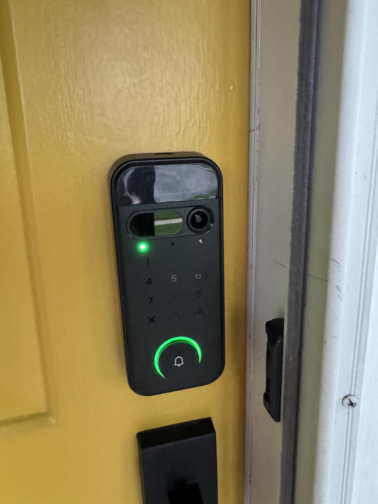 myQ Secure View 3-in-1 Smart Lock with 2K HDR Video Doorbell Camera, Face Access, Fingerprint Access, PIN & App Control - Intelligent Entry with Built-in Camera, Color Night Vision & Two-Way Audio customer photo 2