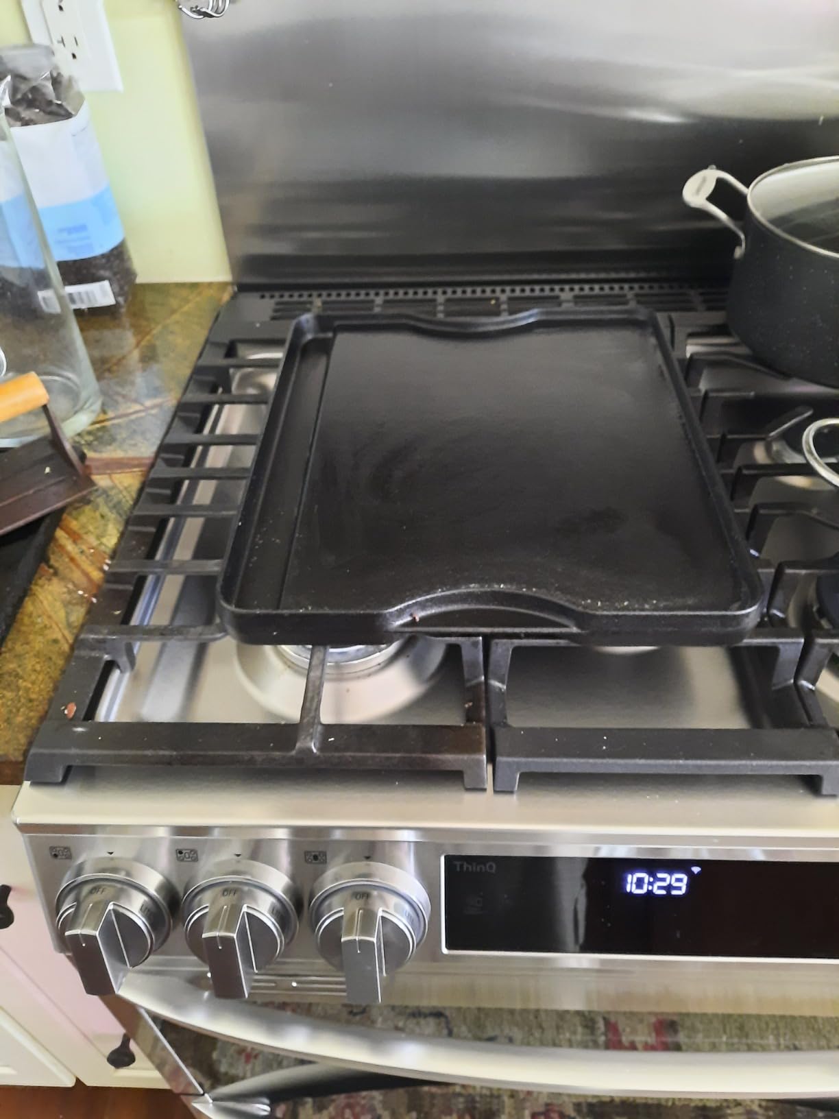 Camp Chef Reversible Pre-Seasoned Cast Iron Griddle, Cooking Surface 14 in. x 16, Black customer photo 1