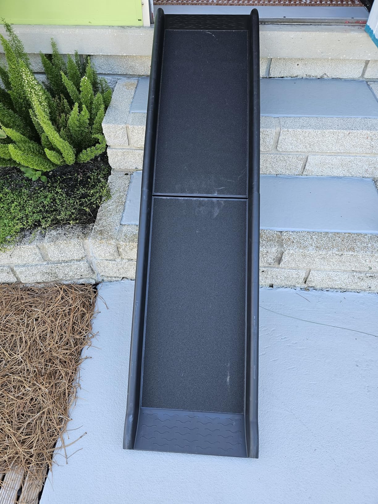Trixie Folding Dog Ramp with Non-Slip Surfaces - Pet Ramp for Large Cars and SUVs - Foldable, Easy to Store and Clean - in Black customer photo 1