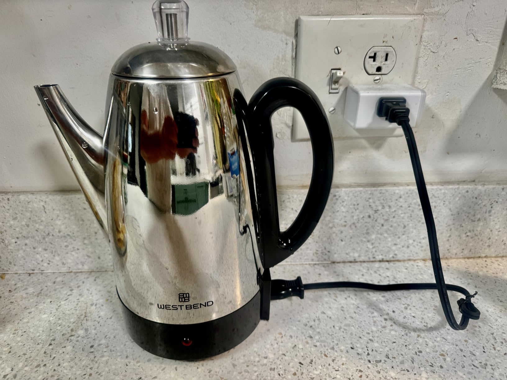 West Bend Electric Percolator Classic Style Coffee Maker with Heat Resistant Handle Base and Detachable Cord with Stainless Steel Stem and Basket, 12-Cup, Silver customer photo 2