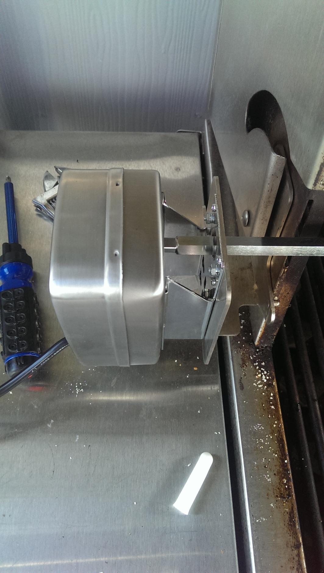 OneGrill 4PM05 Stainless Steel Grill Rotisserie Motor - Electric 13 Watt 110/120 Volt - 72 in./lbs Stall Torque - 5/16 Inch Square Drive - 3 Inch Bracket Fitment customer photo 1