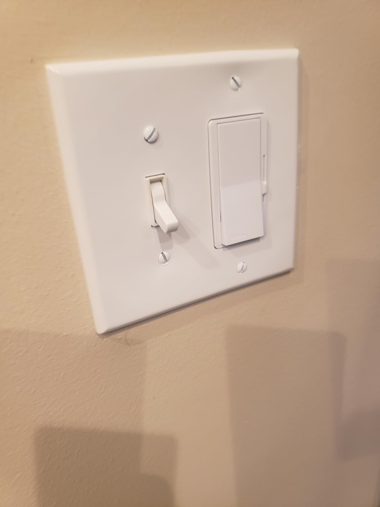 Lutron Diva LED+ Dimmer Light Switch for Dimmable LED, 150 Watt, Single-Pole or 3-Way, DVCL-153P-WH, White customer photo 1