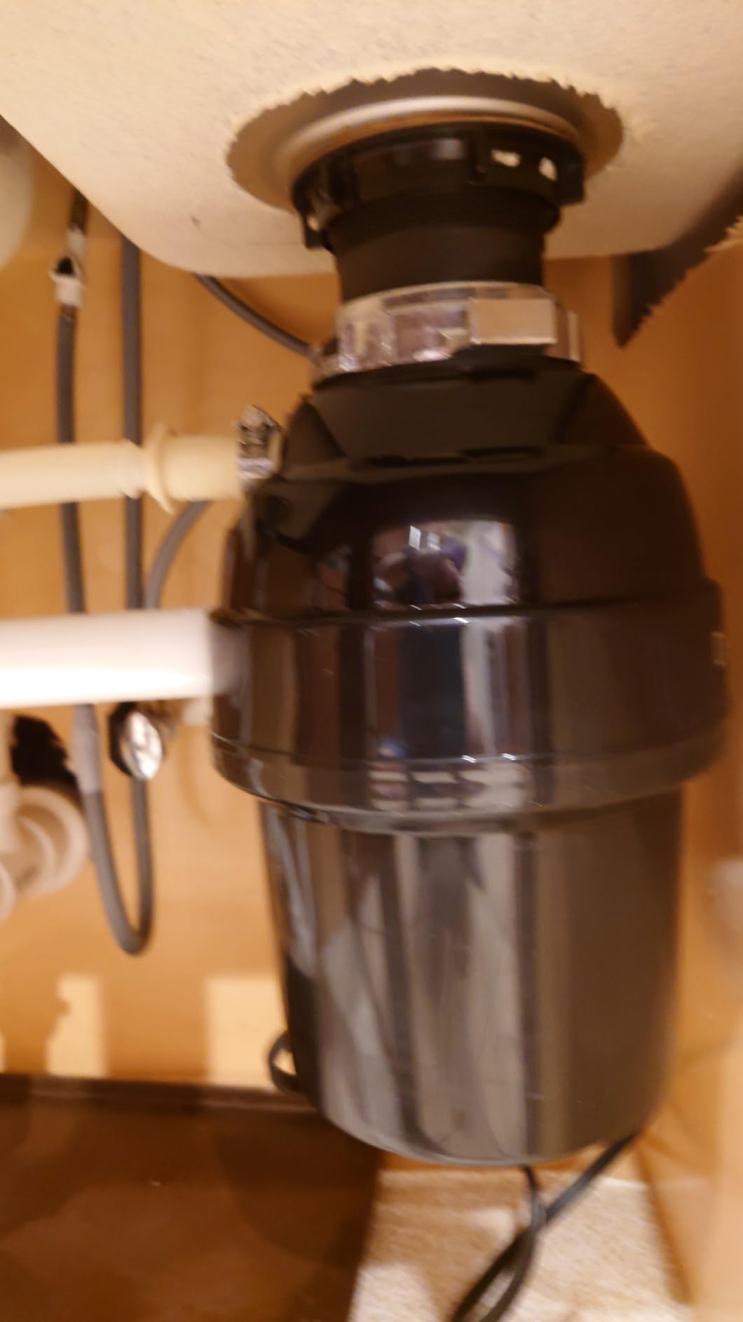 GE Disposall Continuous Feed 3/4 Horsepower Motor Garbage Disposer, Good for Grinding: Vegetable Peels & Small Bones, Easy Install Kit, Non-Corded, Recommended for 2-4 Person Homes, GFC720N customer photo 2