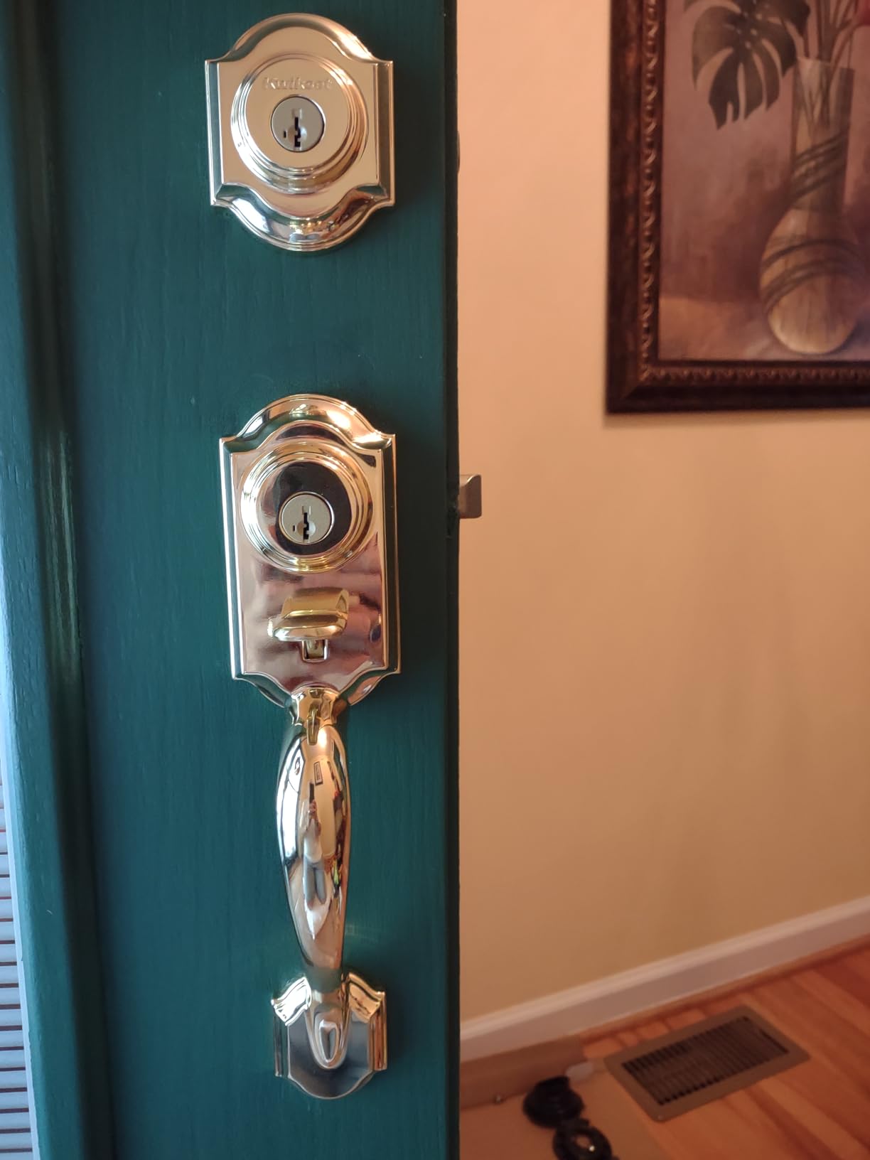 Kwikset Montara Front Door Lock Handle and Deadbolt Set, Entry Handleset Exterior with Interior Door Knob, Venetian Bronze, Pick Resistant SmartKey Rekey Deadbolt Security customer photo 1