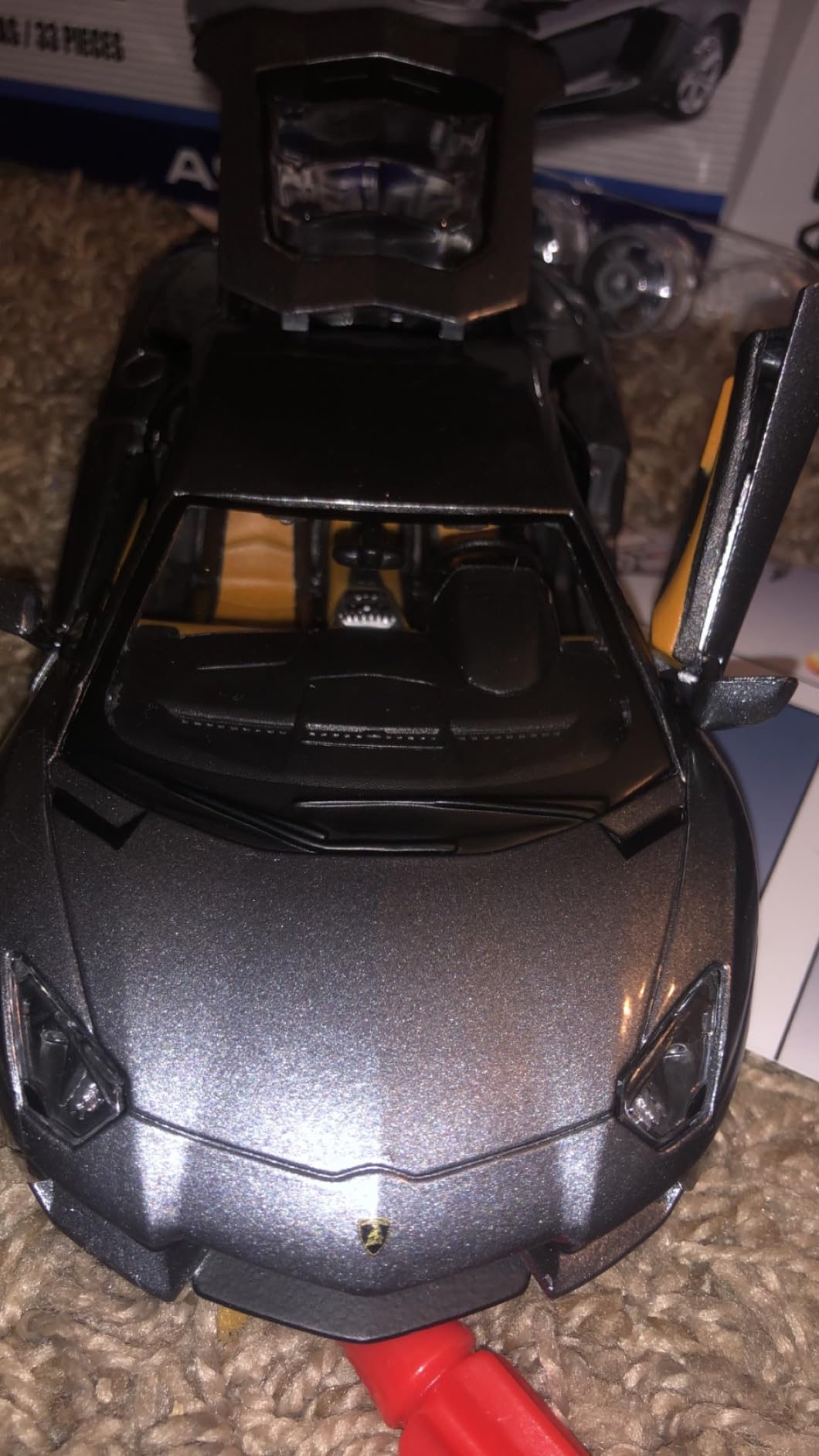 Maisto 1:24 Scale Assembly Line Lamborghini Aventador LP 700-4 Diecast Model Kit customer photo 1