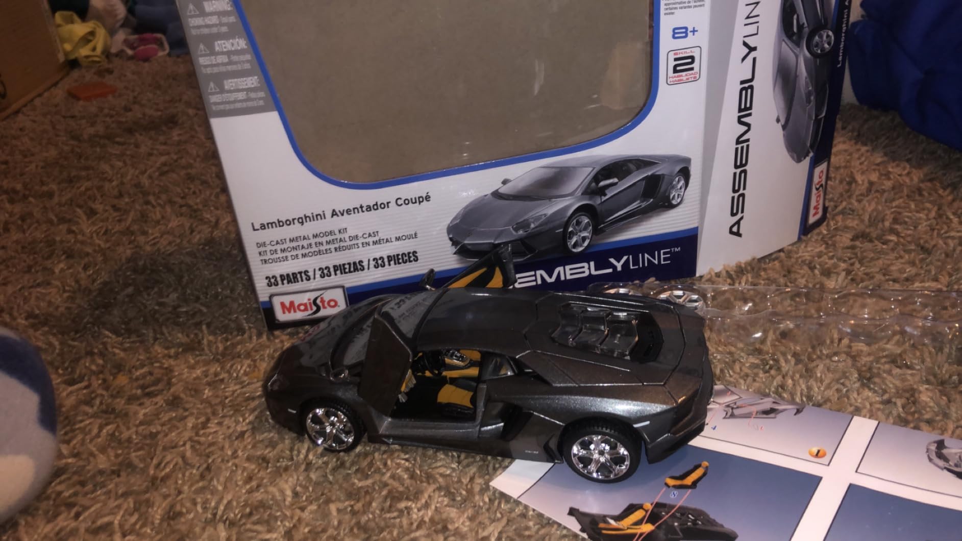 Maisto 1:24 Scale Assembly Line Lamborghini Aventador LP 700-4 Diecast Model Kit customer photo 2