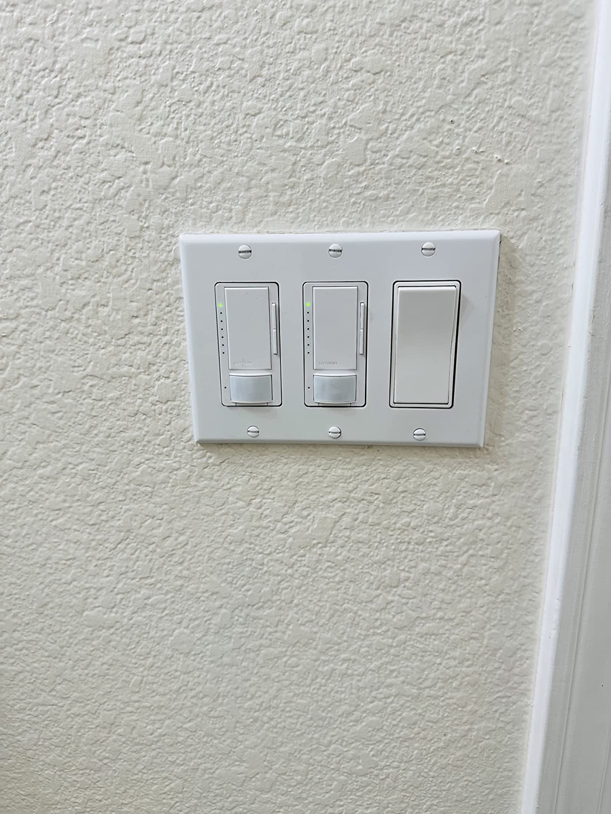 Lutron Maestro LED+ Motion Sensor/Dimmer Switch | 150W LED | Single Pole/Multi-Location | MSCL-OP153M-SW | Snow customer photo 1