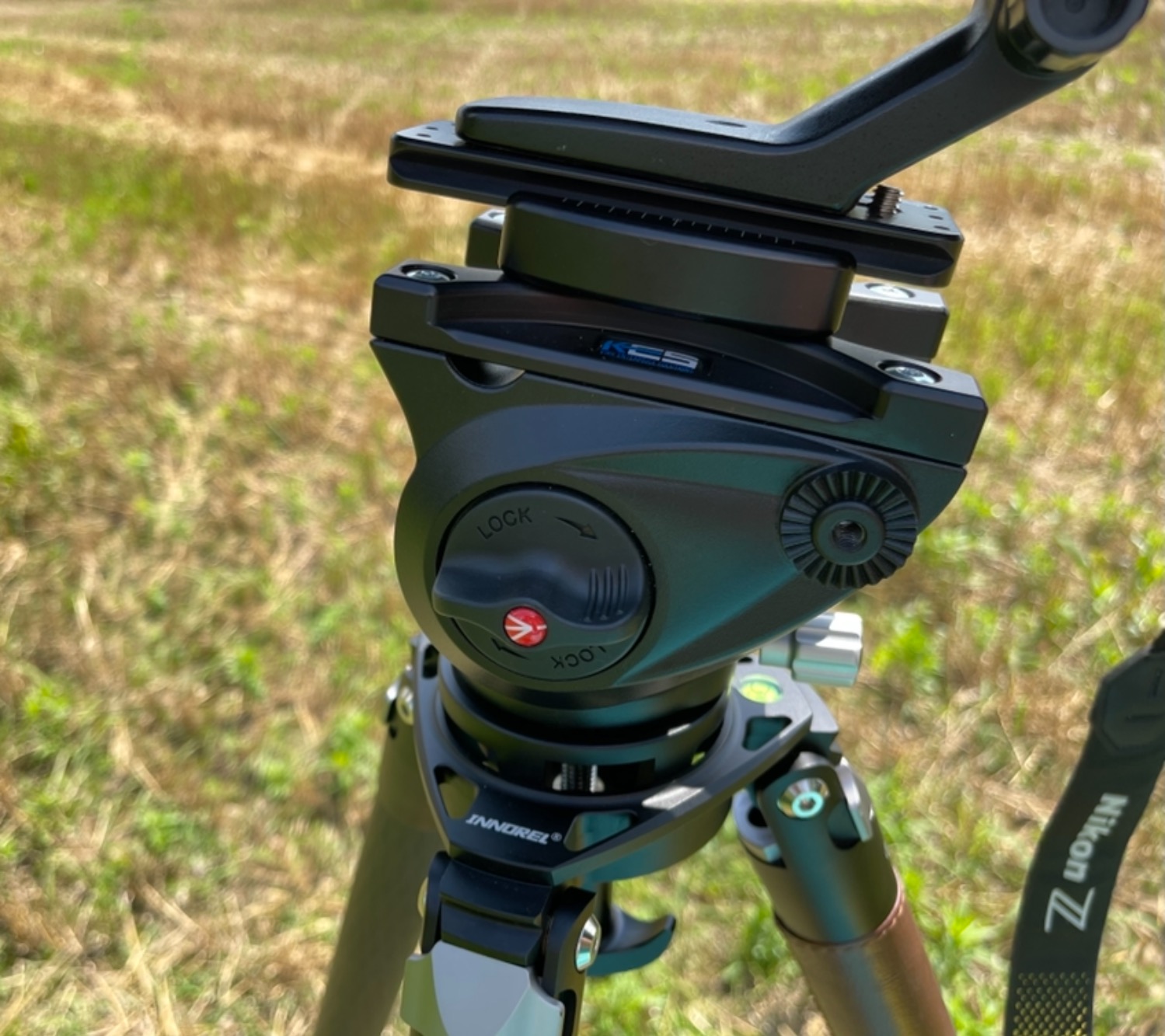 Manfrotto MVH500AH Flat Base Pro Fluid Head (Black) customer photo 2