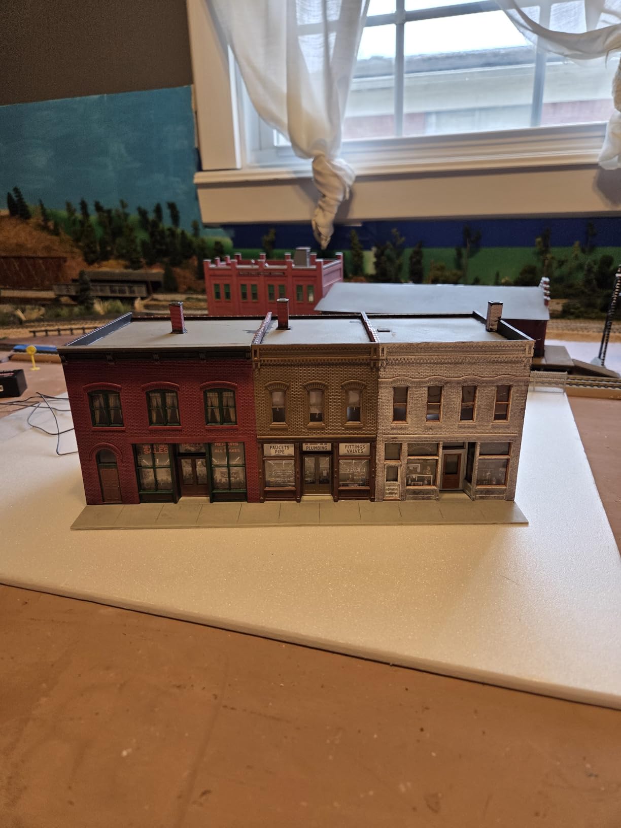 Walthers SceneMaster Merchant Row IV customer photo 2