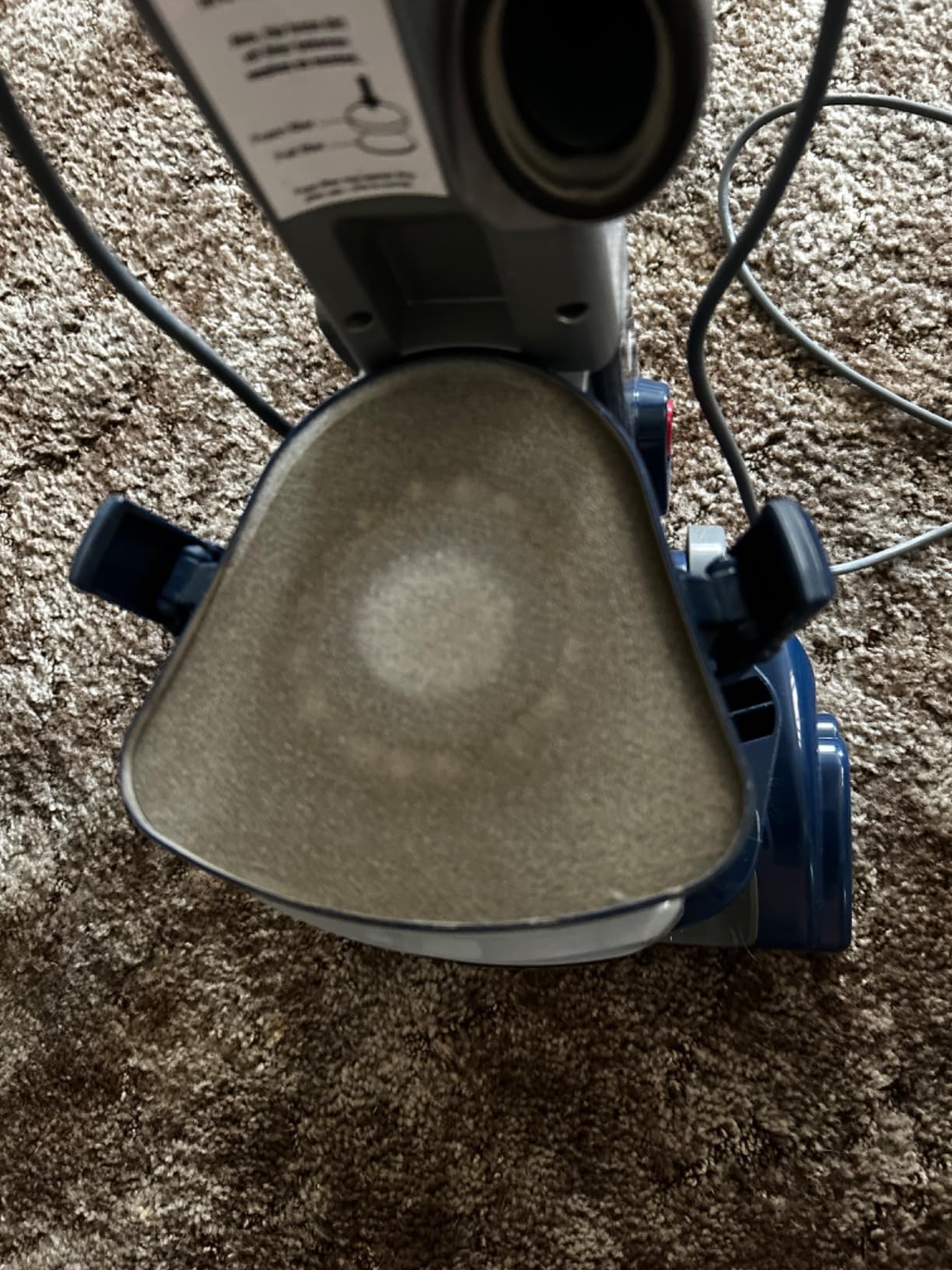 Shark Upright Vacuum Cleaner | Navigator Lift-Away Deluxe | Pet Hair, Carpet & Hard Floor Cleaning | Upholstery & Crevice Tool | HEPA Filter | Swivel Steering | Large Dust Cup Capacity | Blue | NV360 customer photo 1
