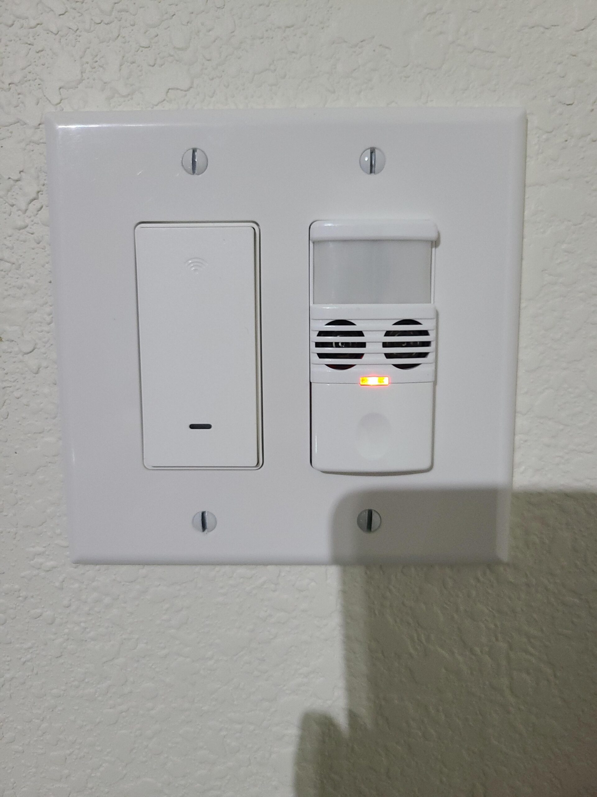 Enerlites MWOS-W Motion Sensor Switch, Ultrasonic and PIR Dual Technology, Occupancy Sensor, Motion Sensor Light Switch, NEUTRAL WIRE REQUIRED, Wall Plate Included, White customer photo 1