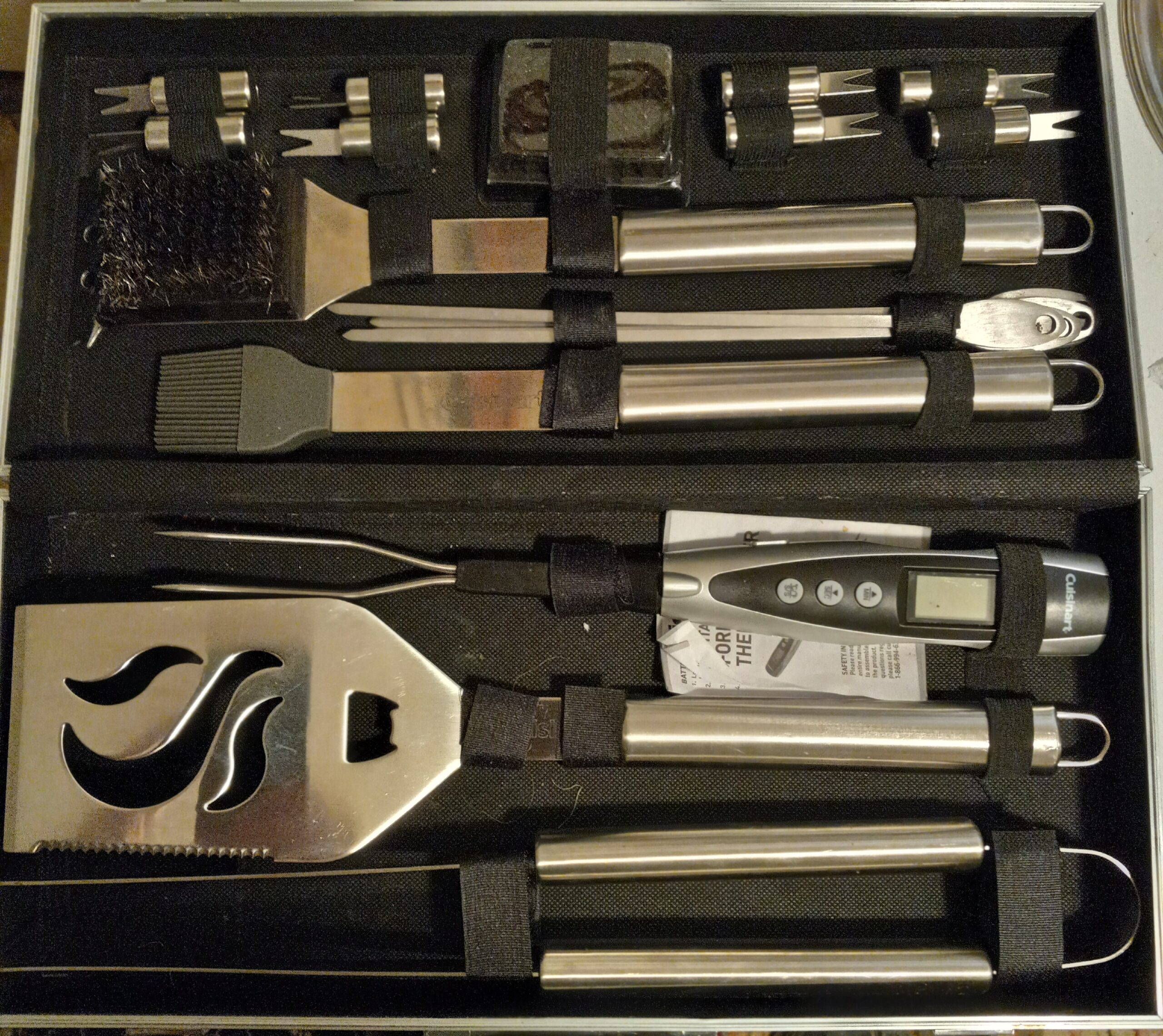 Cuisinart Deluxe Grill Tool Set, 20-Piece Grill Set, BBQ Accessories with Aluminum Case, Stainless Steel Grilling Accessories customer photo 2
