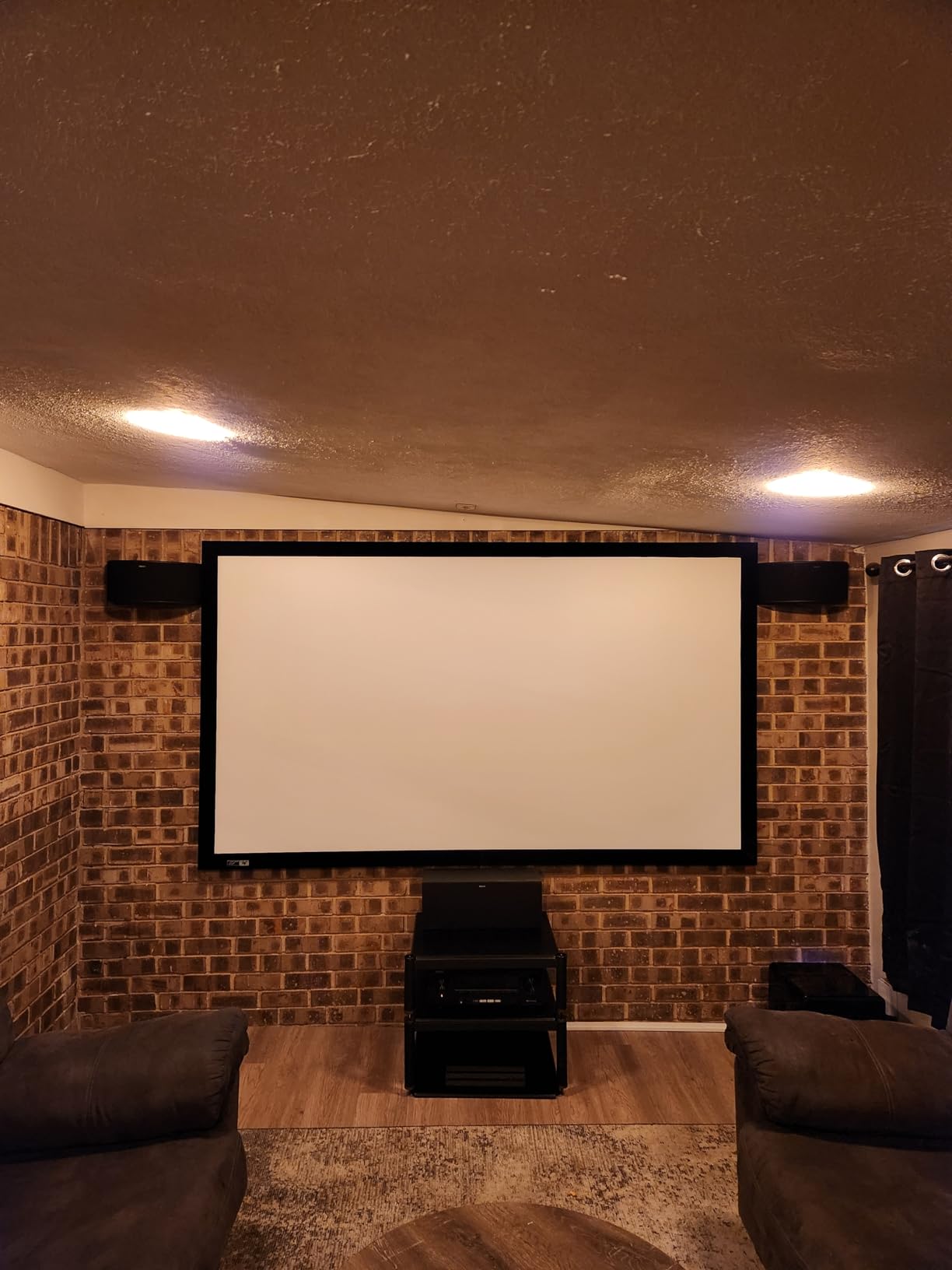 Elite Screens 100