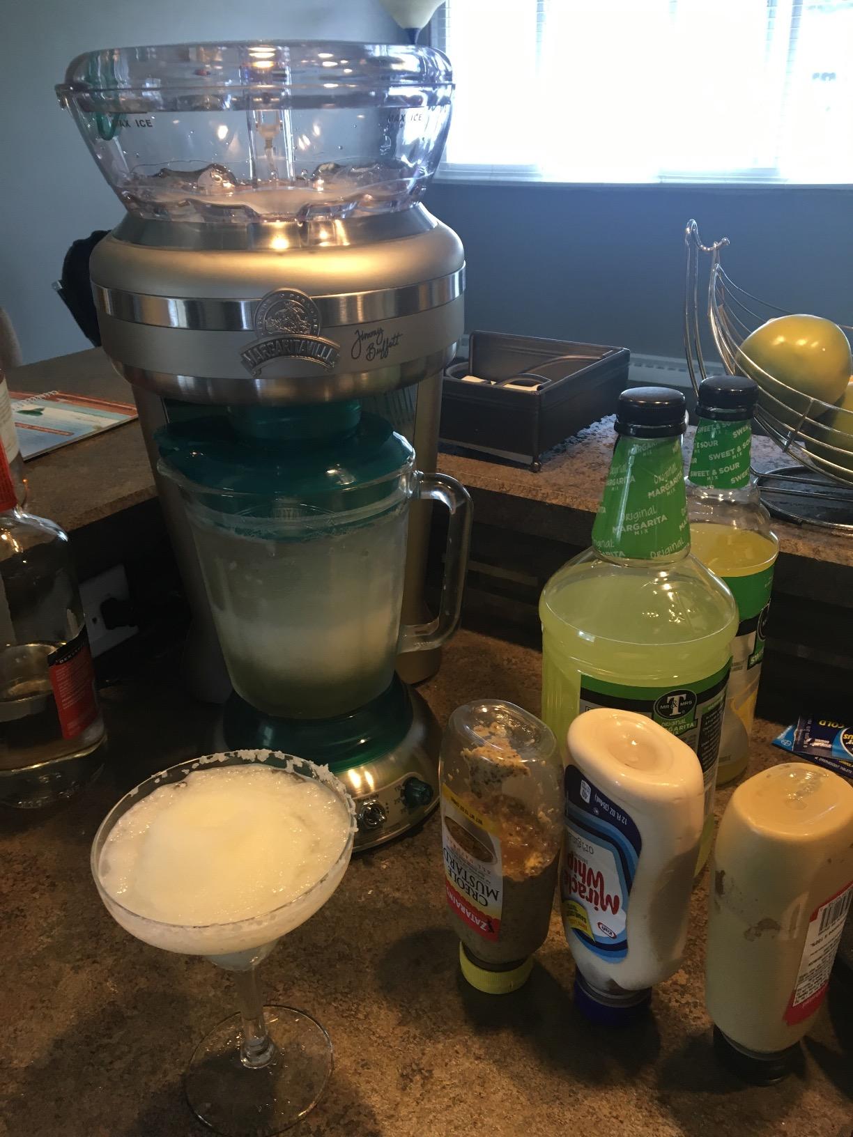Jimmy Buffet Signature Edition Frozen Concoction Maker, DM1946 customer photo 1