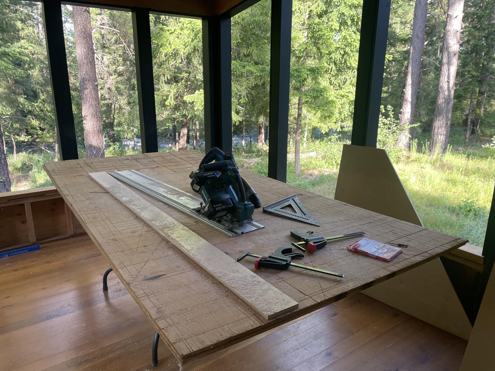 Makita XPS01PTJ 18-Volt X2 LXT Lithium-Ion (36V) Brushless Cordless 6-1/2 inch Plunge Circular Saw Kit (5.0Ah) with 199140-0 39 inch Guide Rail(Sold separately) customer photo 1