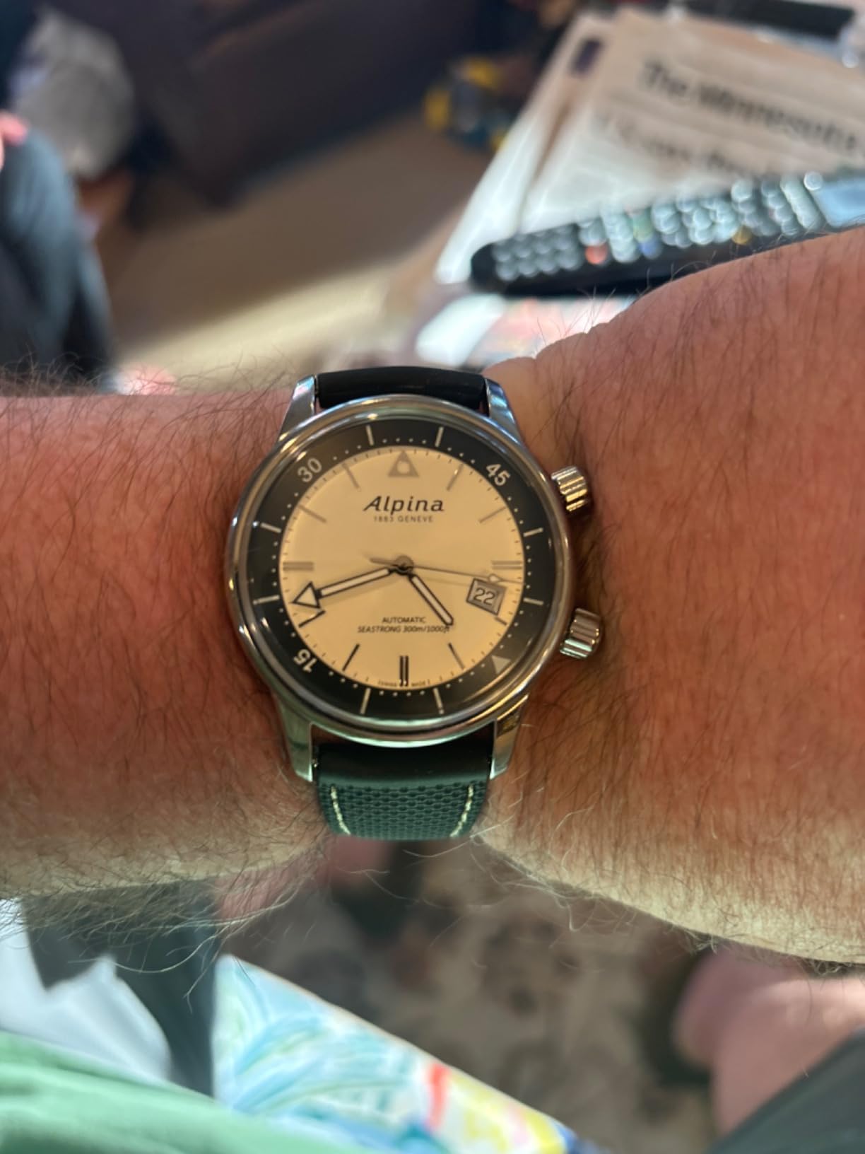 Men's Swiss Automatic Heritage Seastrong Diver Black Watch, Sapphire Crystal, Power Reserve, 300M Water Resistant - AL-525S4H6 customer photo 1