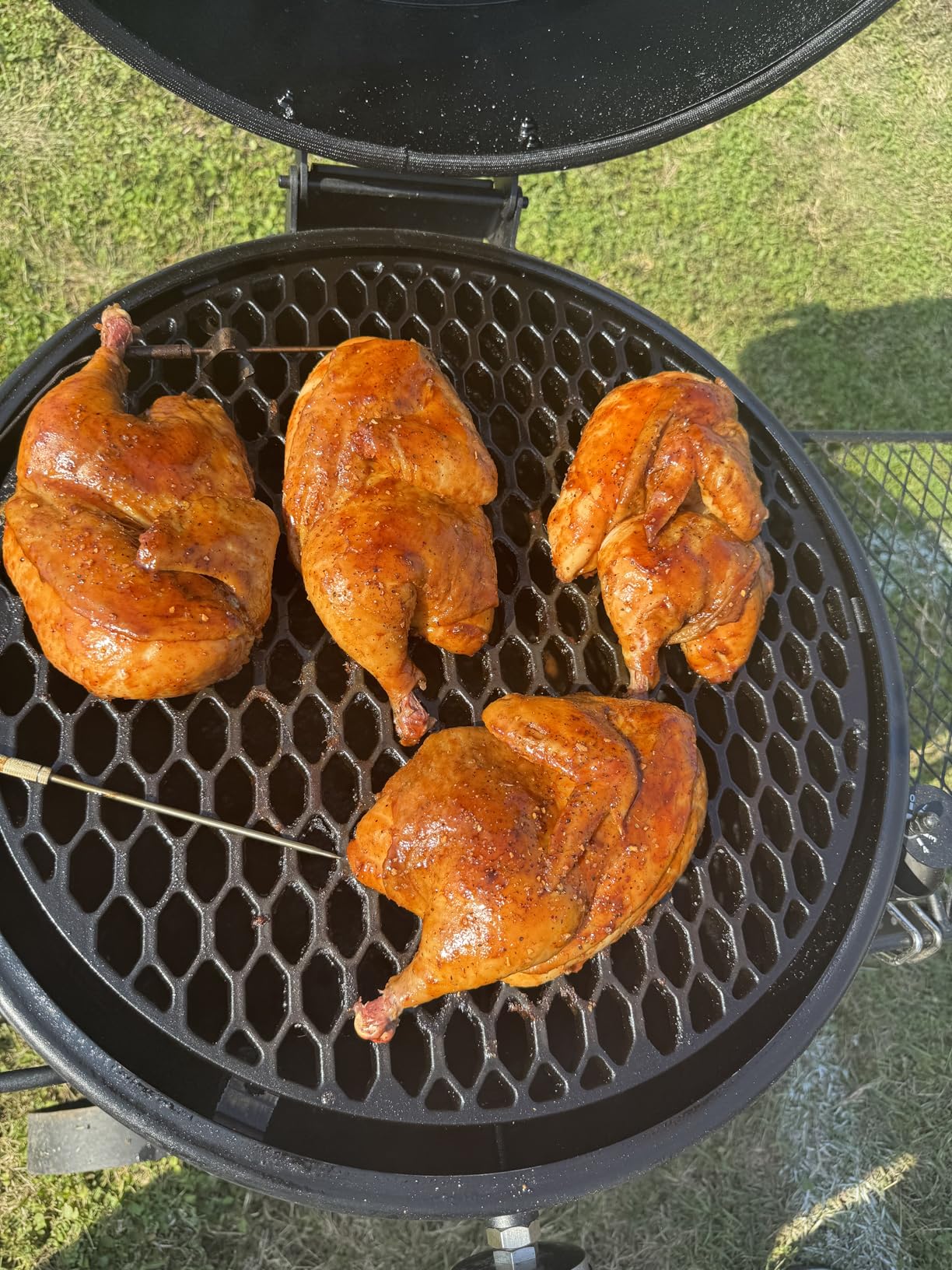 Aura Outdoor Products Cast Iron Grill Grate for 22 Inch Weber Kettle Grill - Works Great on The Weber Kettle, Weber Performer, Barrel Grills, Recteq Bullseye - Better Sear Marks customer photo 1