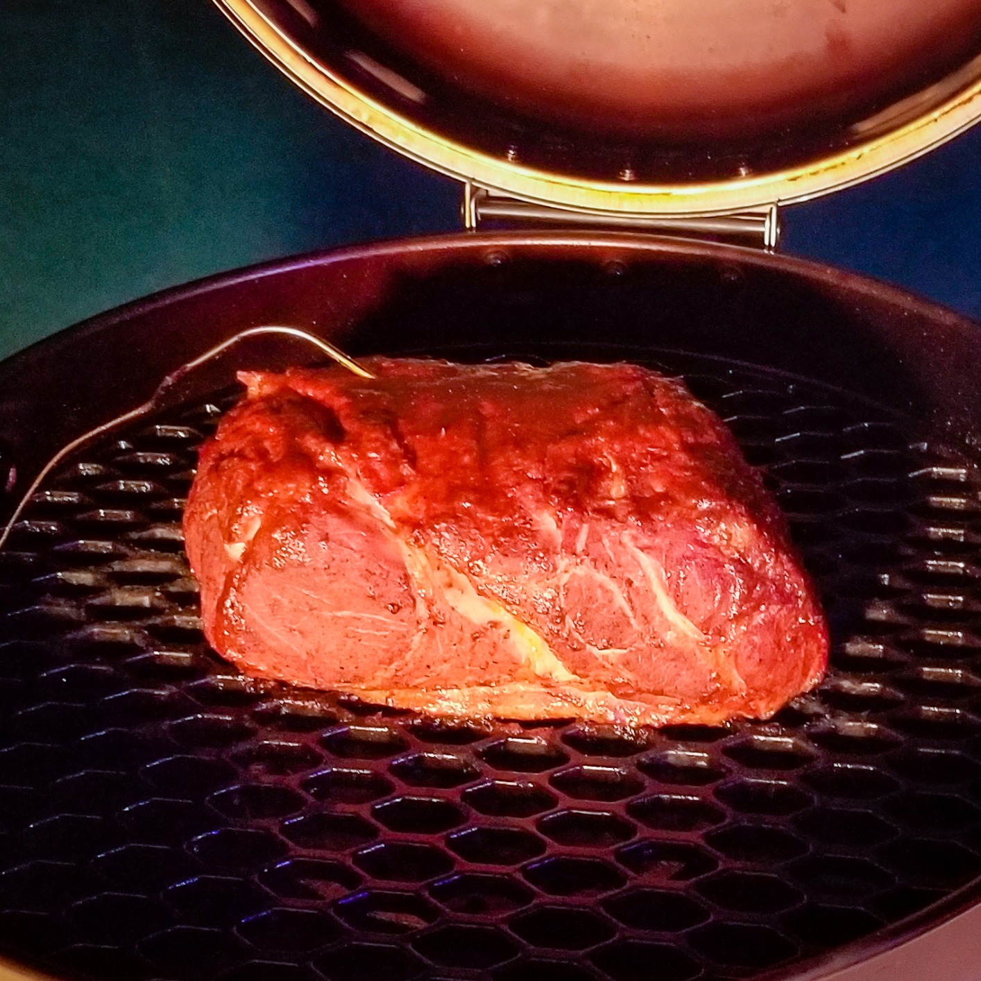 Aura Outdoor Products Cast Iron Grill Grate for 22 Inch Weber Kettle Grill - Works Great on The Weber Kettle, Weber Performer, Barrel Grills, Recteq Bullseye - Better Sear Marks customer photo 2