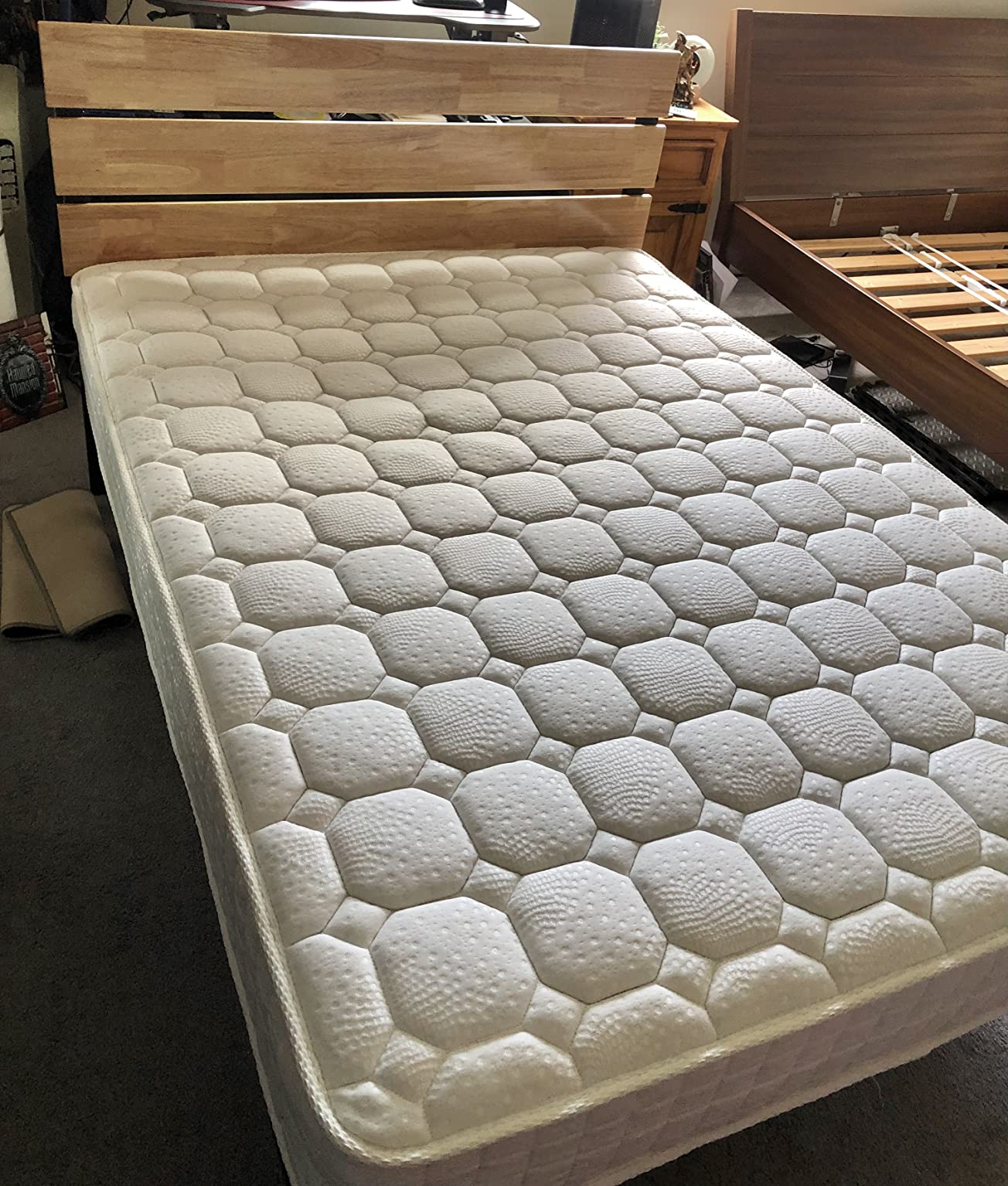 ZINUS Olivia Metal and Wood Platform Bed Frame / No Box Spring Needed / Wood Slat Support / Easy Assembly, Queen customer photo 2