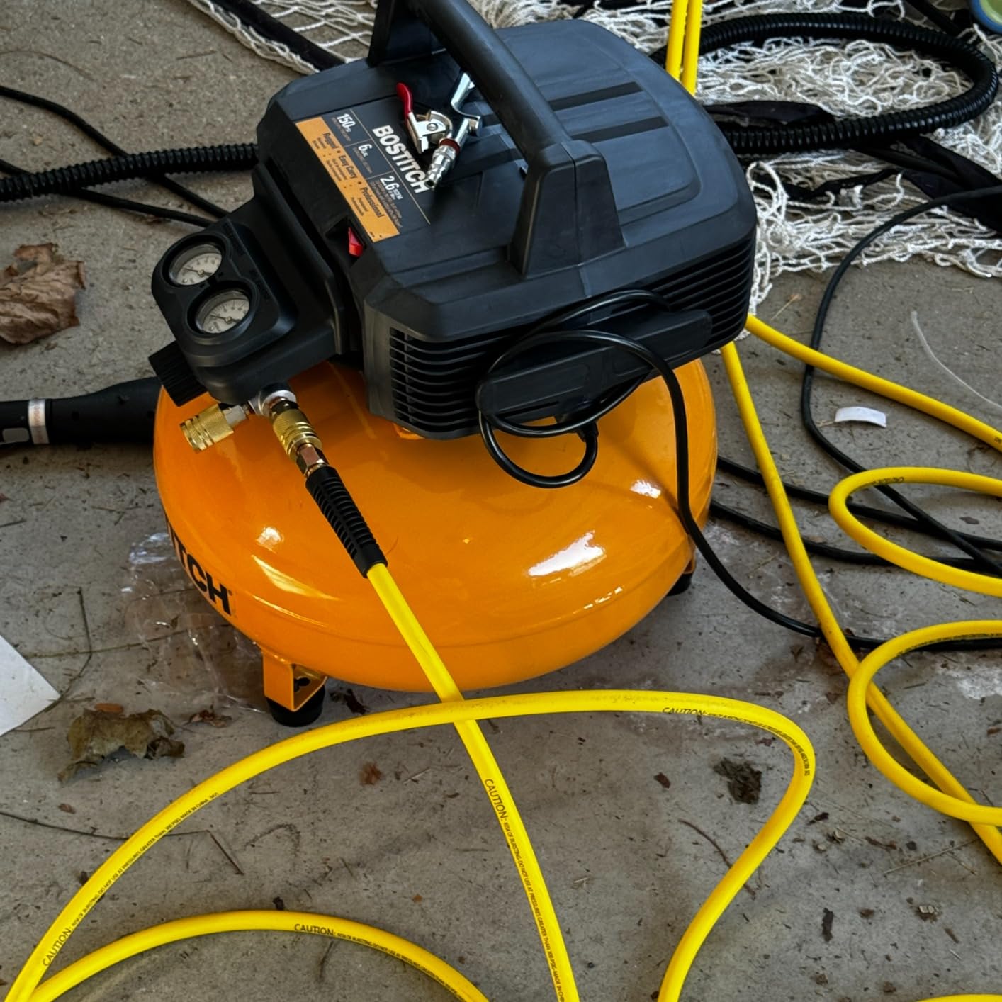 Bostitch 6 Gallon Pancake Air Compressor & 13 Piece Accessory Kit (BXCM02012-WPK) customer photo 1