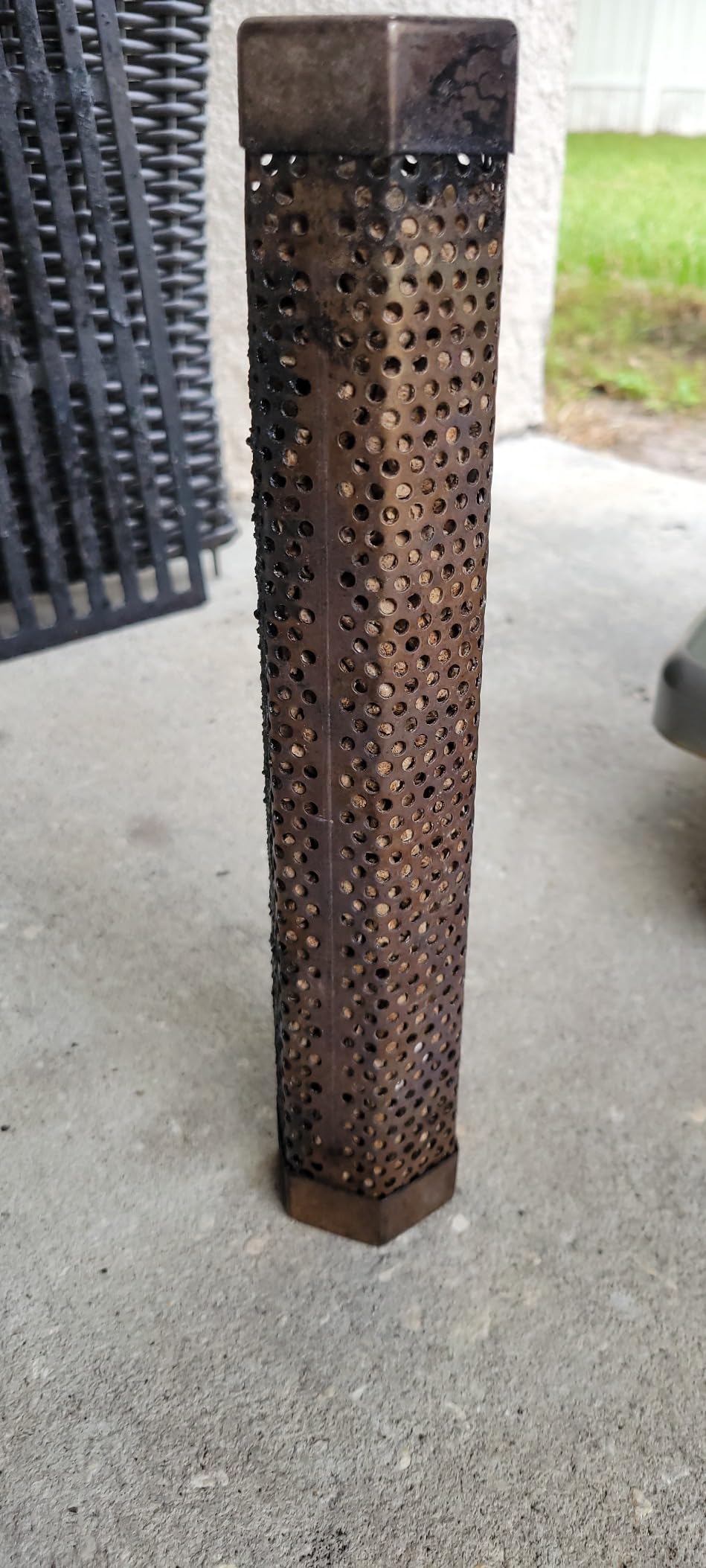 LIZZQ Premium Pellet Smoker Tube 12 inches - 5 Hours of Billowing Smoke | Hot or Cold Smoking - for Any Grill or Smoker customer photo 2