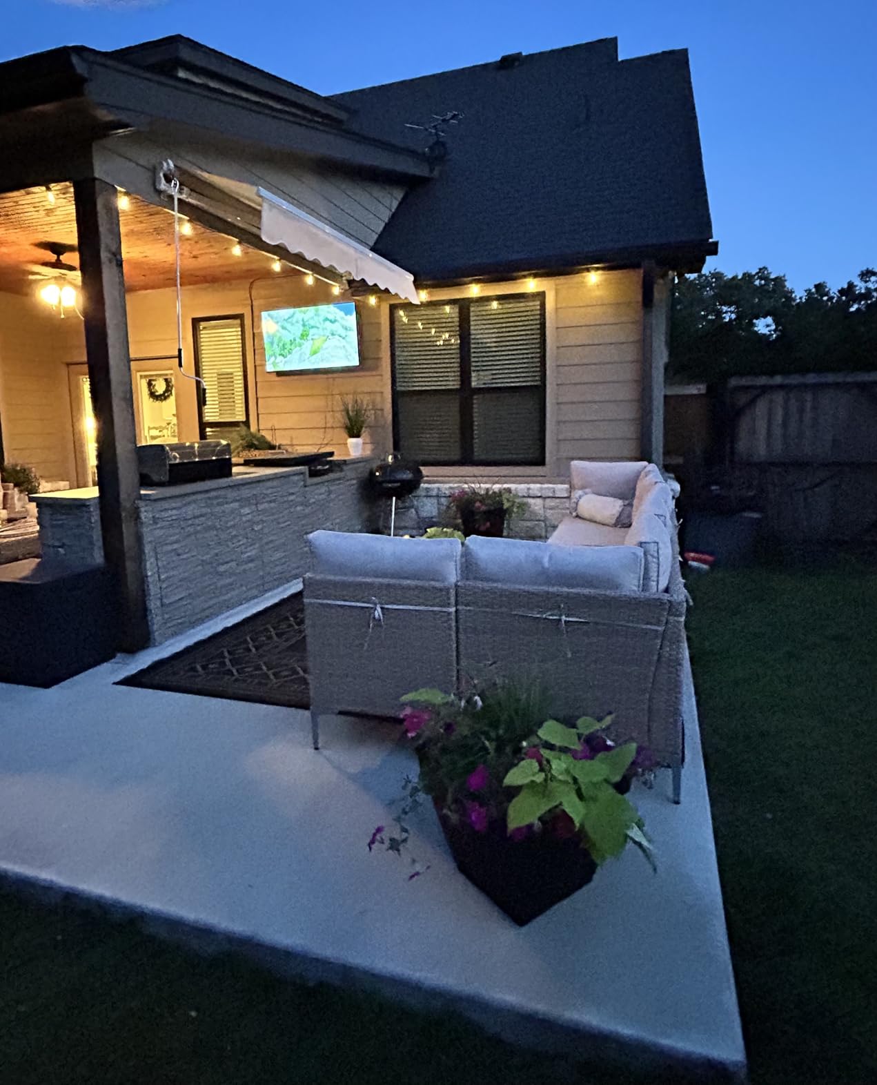 Brightech Ambience Pro Solar Powered Outdoor String Lights - 27 ft Commercial Grade Waterproof Edison Patio Lights, Shatterproof LED String Lights for Outside, Porch - 12 Bulbs, 1W Soft White customer photo 1