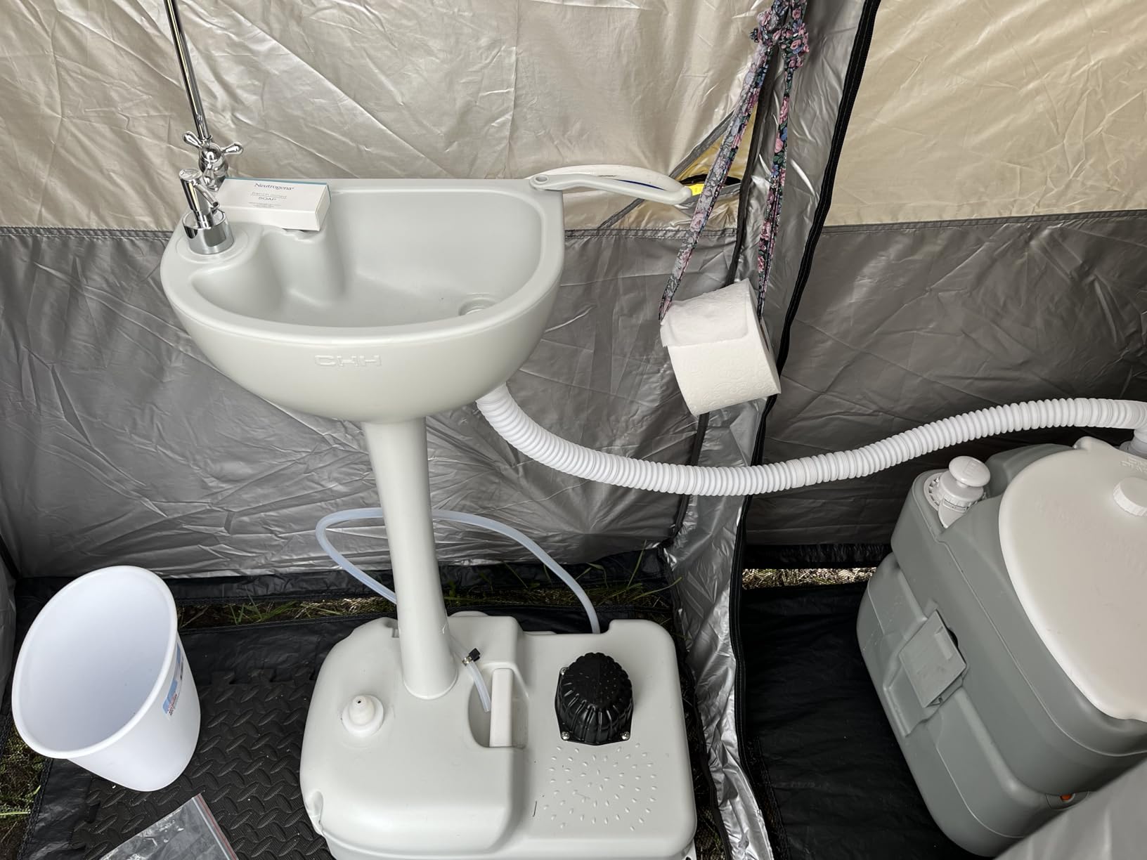 VINGLI Upgraded Portable Sink, Rolling Hand Wash Basin Stand with Towel Holder & Soap Dispenser & Wheels, Perfect for Garden/Camping/Outdoor Events/RV customer photo 2