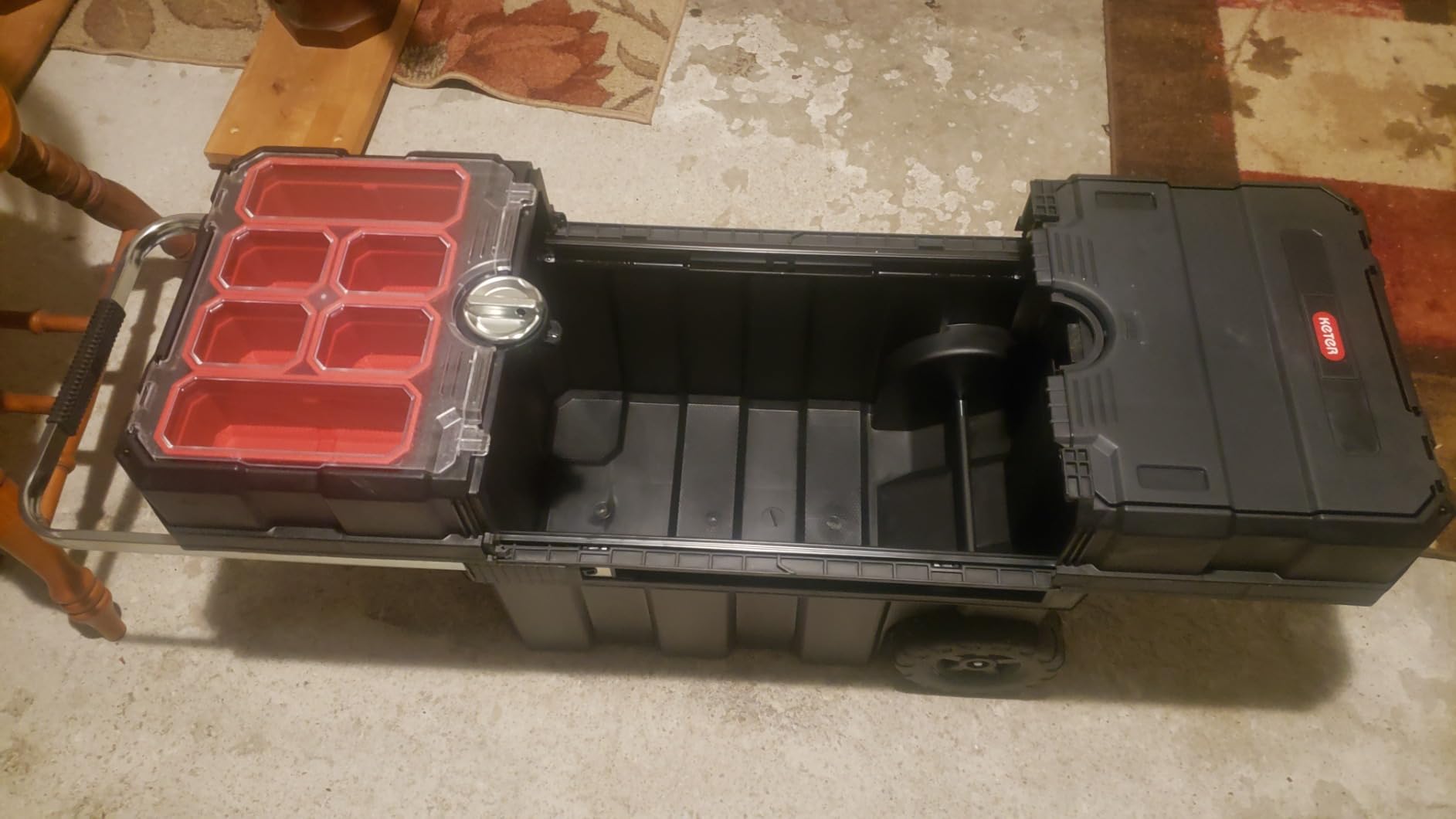 Keter Masterloader Resin Rolling Tool Box with Locking System and Removable Bins - Perfect Organization and Storage Chest for Power Drill, Tape Measure, and Screwdriver Set, Black customer photo 1
