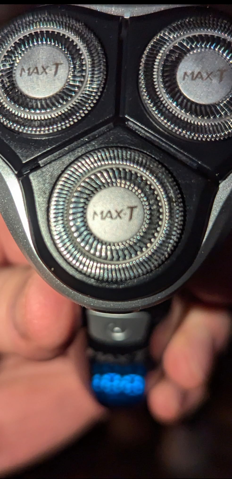 MAX-T Men's Electric Shaver - Corded and Cordless Rechargeable 3D Rotary Shaver Razor for Men with Pop-up Sideburn Trimmer Wet and Dry, IPX7 Waterproof, Plug & Play customer photo 2
