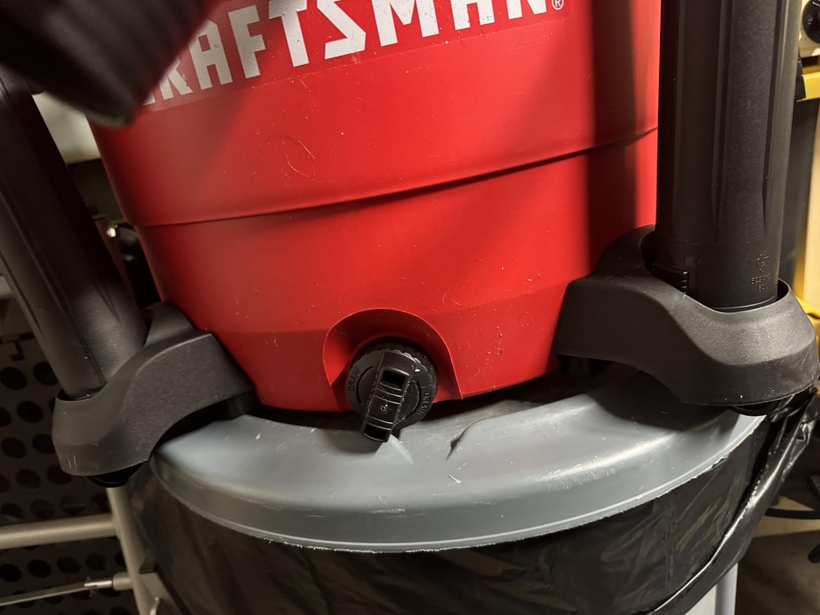 CRAFTSMAN CMXEVBE17595 16 Gallon 6.5 Peak HP Wet Dry Vac, Heavy-Duty Shop Vacuum Wet and Dry with Filter, Dust Bag, Hose and Attachments customer photo 2