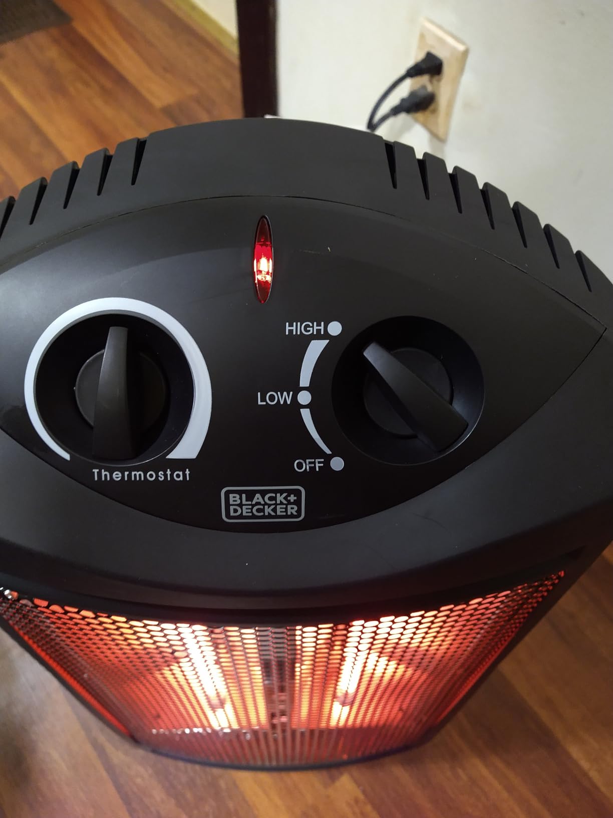 BLACK+DECKER Infrared Radiant Quartz Tower Heater, 1500W Space Heater with Adjustable Thermostat, BHTI06 customer photo 1