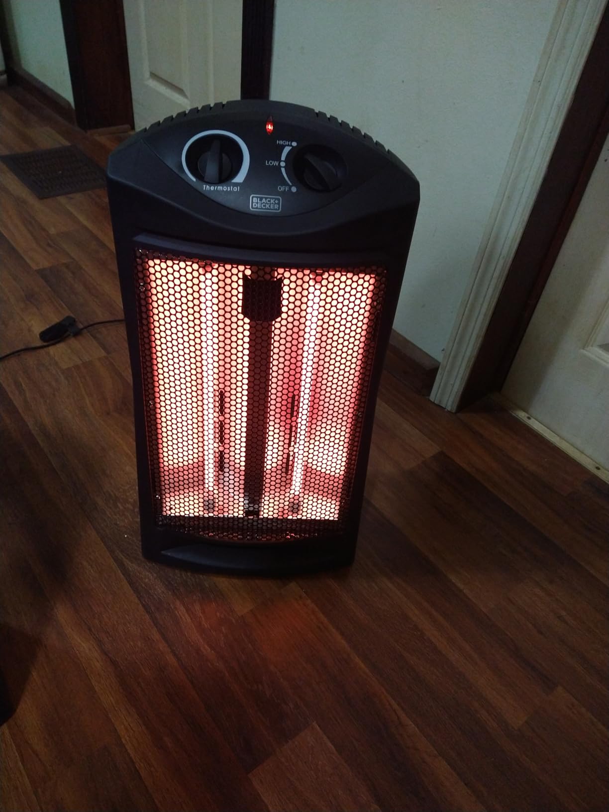 BLACK+DECKER Infrared Radiant Quartz Tower Heater, 1500W Space Heater with Adjustable Thermostat, BHTI06 customer photo 2