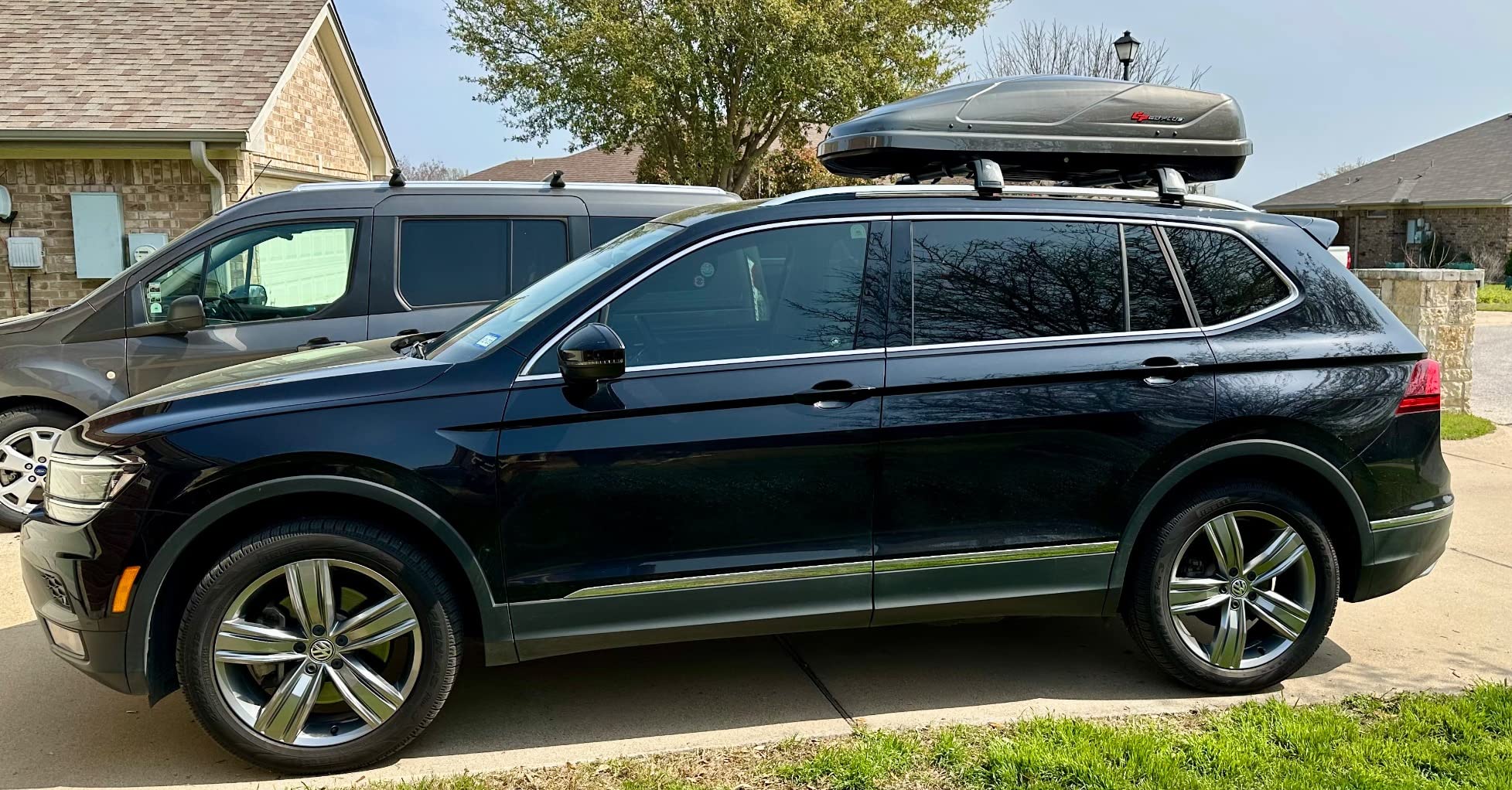 Goplus Rooftop Cargo Carrier Hard Shell, 14 Cubic Feet Waterproof Car Roof Cargo Carrier w/ Dual Side Opening, Security Key, 165LBS Capacity customer photo 2