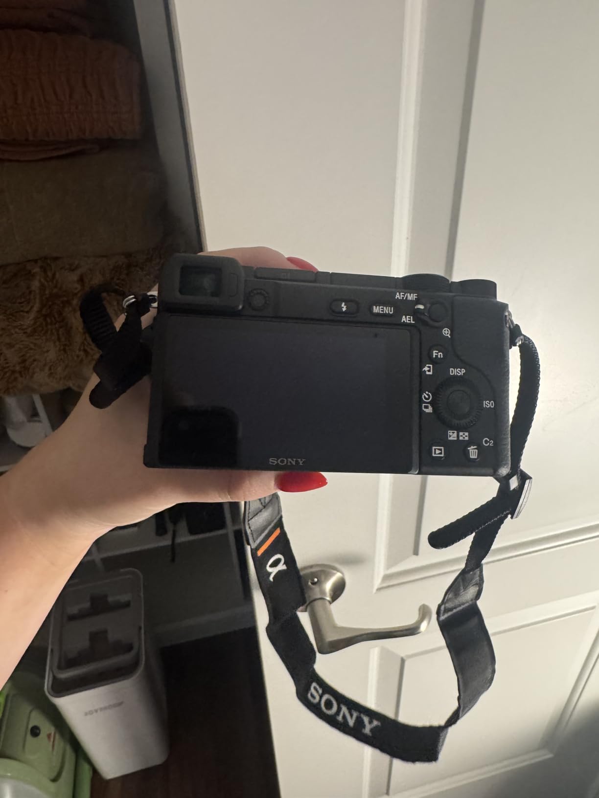 Sony Alpha a6400 Mirrorless Camera: Compact APS-C Interchangeable Lens Digital Camera with Real-Time Eye Auto Focus, 4K Video, Flip Screen & 16-50mm Lens - E Mount Compatible - ILCE-6400L/B, Black customer photo 2