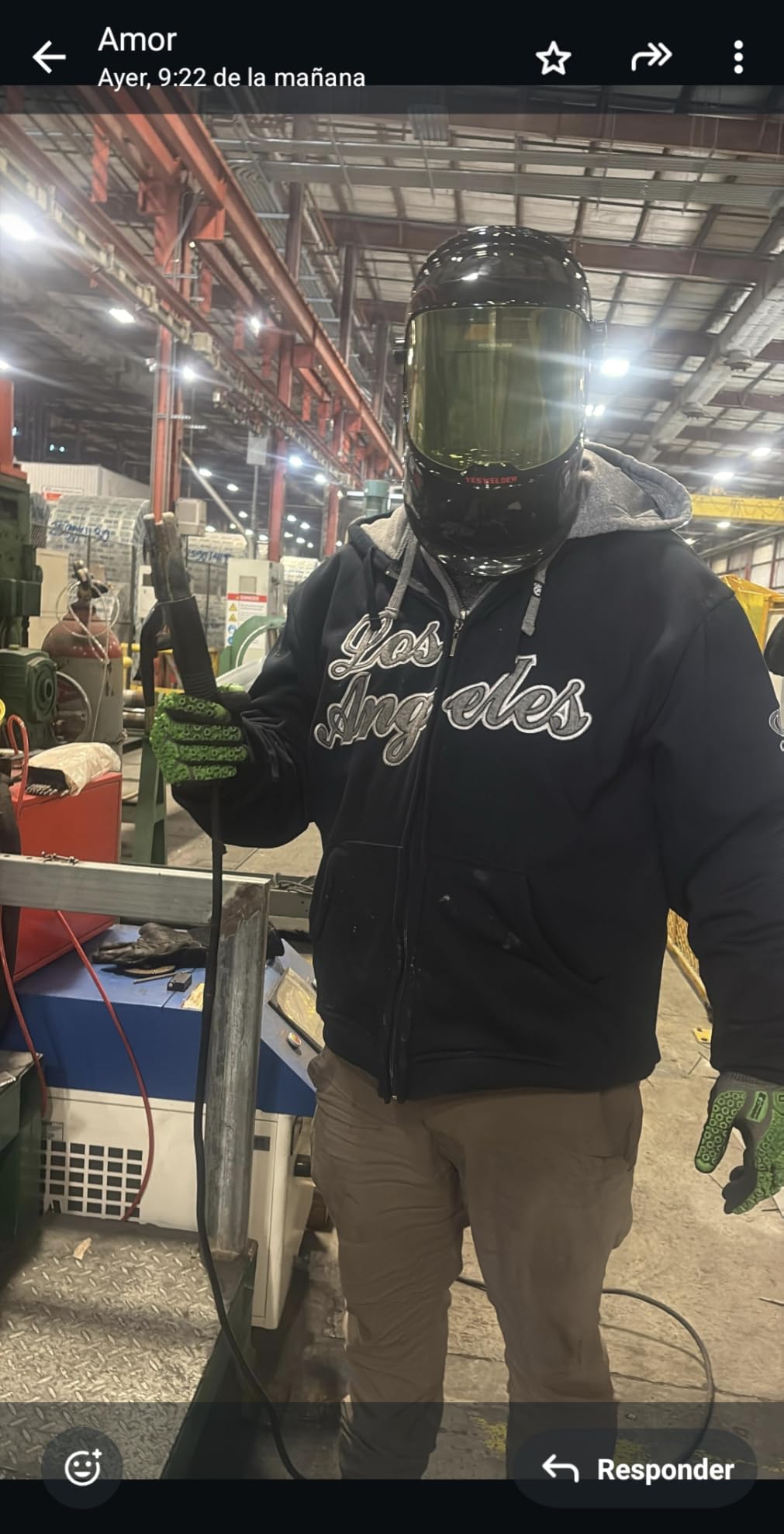 YESWELDER Auto Darkening Welding Helmet with SIDE VIEW, 180 Degree Panoramic View, 1/1/1/1 True Color Solar Powered Welder Hood, Wide Shade 3/5-9/9-13 Welder Mask for TIG MIG ARC CUT and GRIND, LYG-Q800D customer photo 2