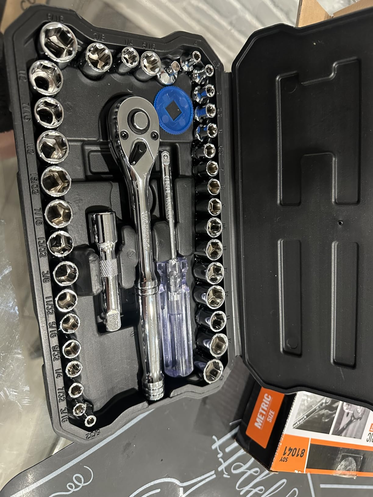WORKPRO 39-Piece Drive Socket Set 1/4'' & 3/8'', CR-V Metric and SAE Sockets with Quick-Release Ratchet Wrench, Extension Bar, Spinner Handle & Adapter customer photo 1