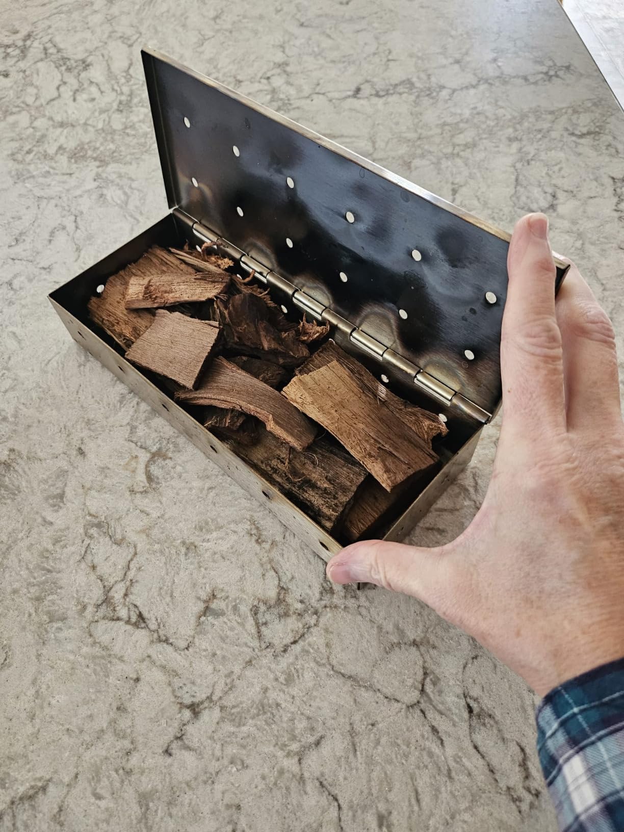 Kaluns Universal Stainless Steel Smoker Box, Gas or Charcoal Grill Smoke Box, Works with Wood Chips, add Delicious Smoked Flavor, Hinged Lid, Warp Free Grill Accessories customer photo 2