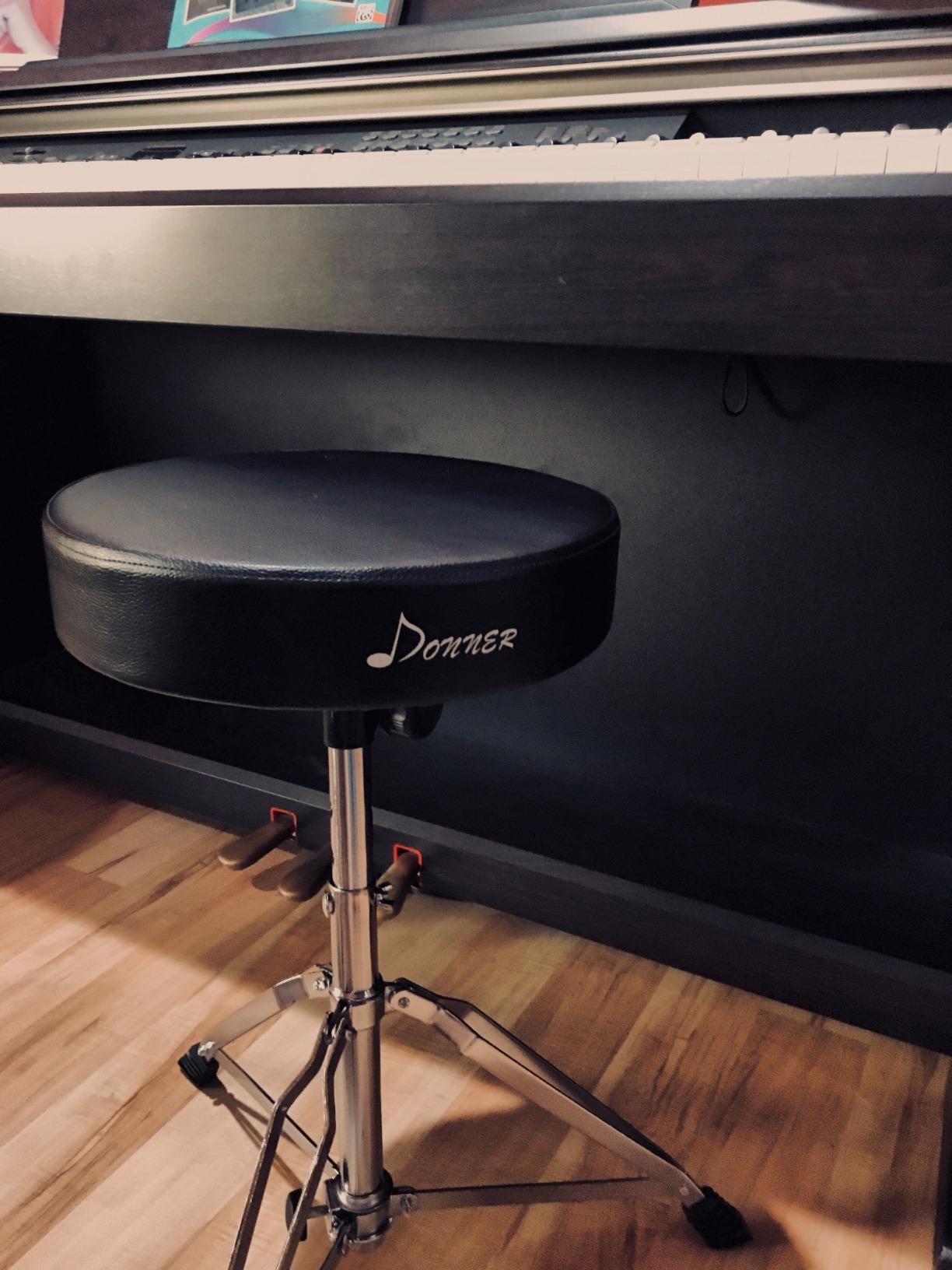 Donner Drum Throne Set, Padded Seat Height Adjustable Drum Stool for Adults, 5A Drumsticks Included customer photo 2