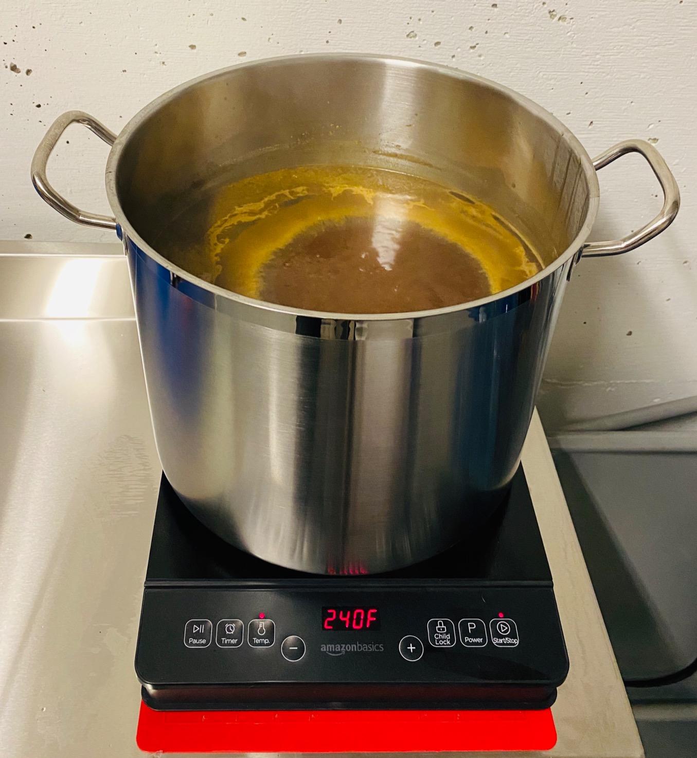 Amazon Basics 1800W Portable Electric Induction Cooktop, Burner and Child Lock, Overheat Protection, Timer, 8 Power Settings, Temperature Control Up to 440F customer photo 1