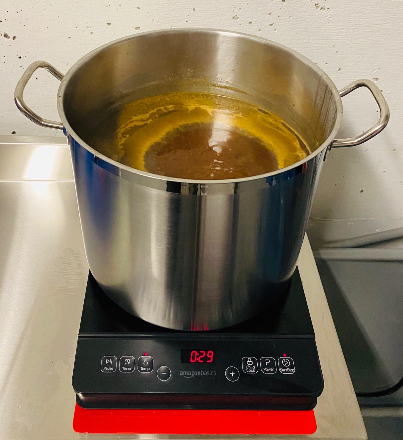 Amazon Basics 1800W Portable Electric Induction Cooktop, Burner and Child Lock, Overheat Protection, Timer, 8 Power Settings, Temperature Control Up to 440F customer photo 2