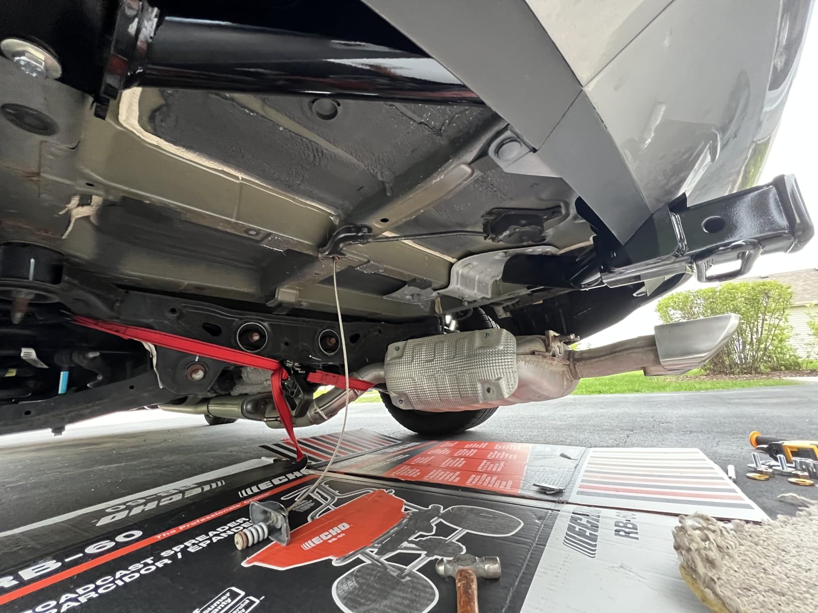 CURT 13420 Class 3 Trailer Hitch, 2-Inch Receiver, 5,000 lbs GTW, 750 lbs TW, Concealed Main Body for OE Look, Fits Select Kia Telluride, SAE J684 Tested customer photo 1