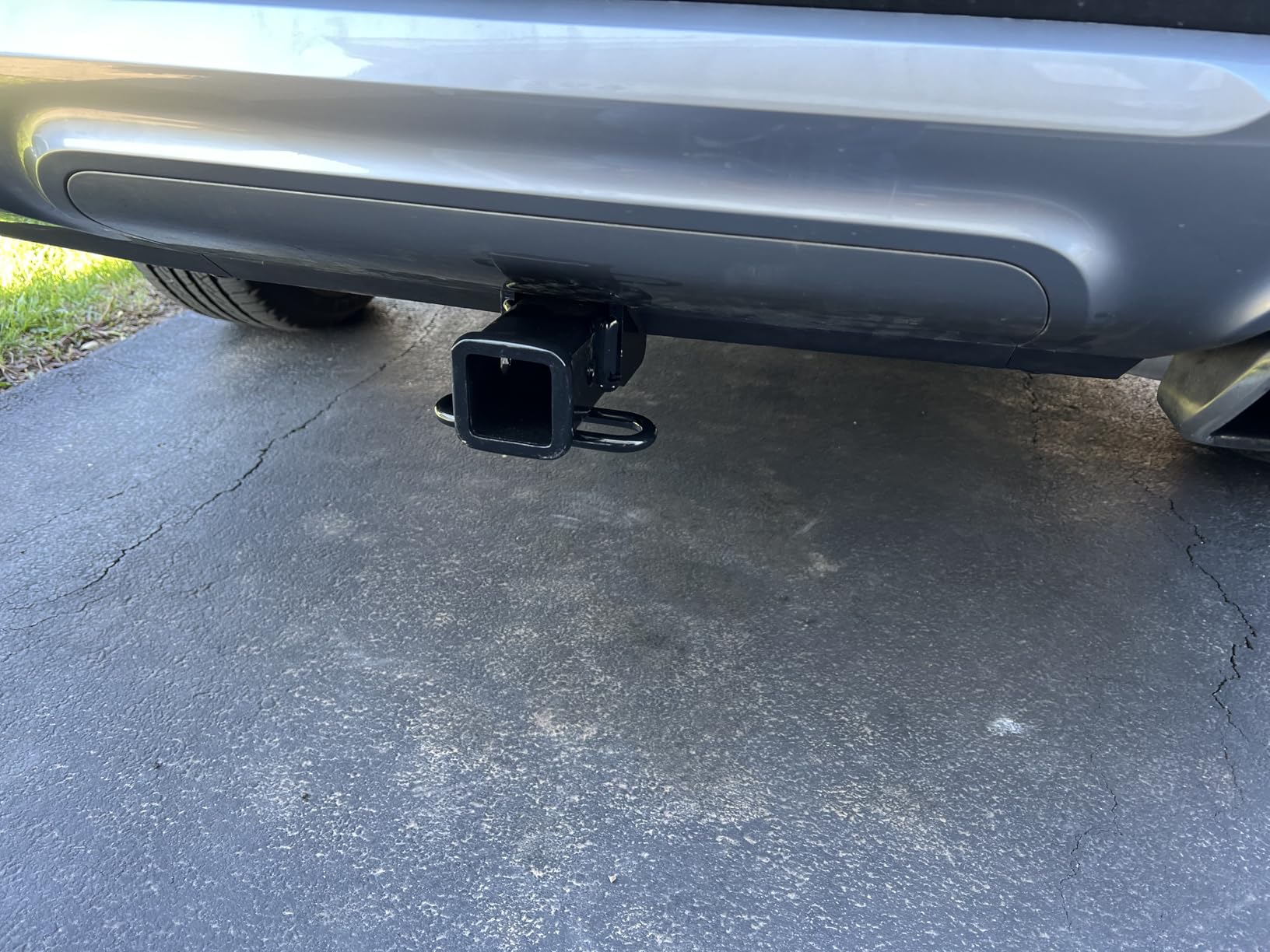 CURT 13420 Class 3 Trailer Hitch, 2-Inch Receiver, 5,000 lbs GTW, 750 lbs TW, Concealed Main Body for OE Look, Fits Select Kia Telluride, SAE J684 Tested customer photo 2