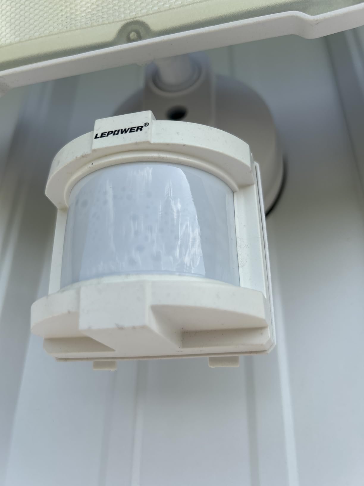 LEPOWER LED Security Lights Motion Sensor Light Outdoor, 38W 4200LM Light, 5500K, IP65 Waterproof, 3 Head Detected Flood Light for Garage, Yard, Porch (White) customer photo 2