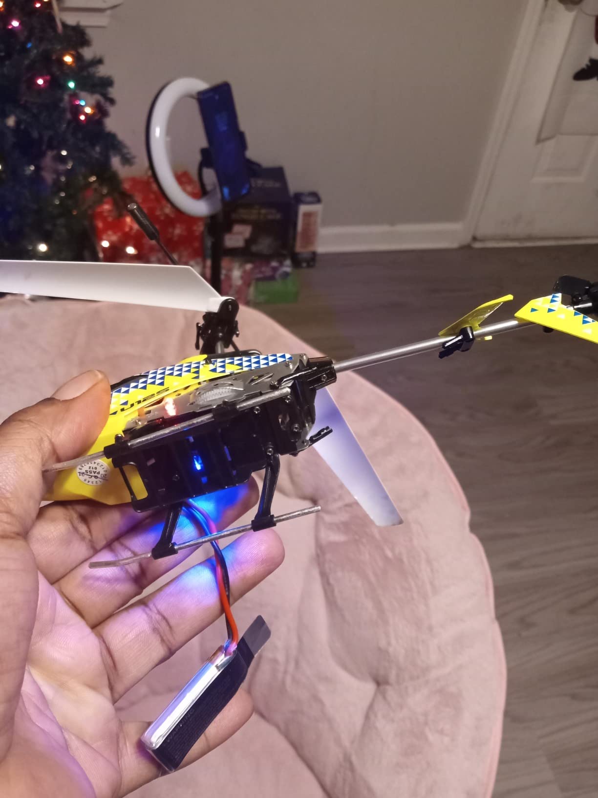 Cheerwing U12S Mini RC Helicopter with Camera Remote Control Helicopter for Kids and Adults customer photo 2