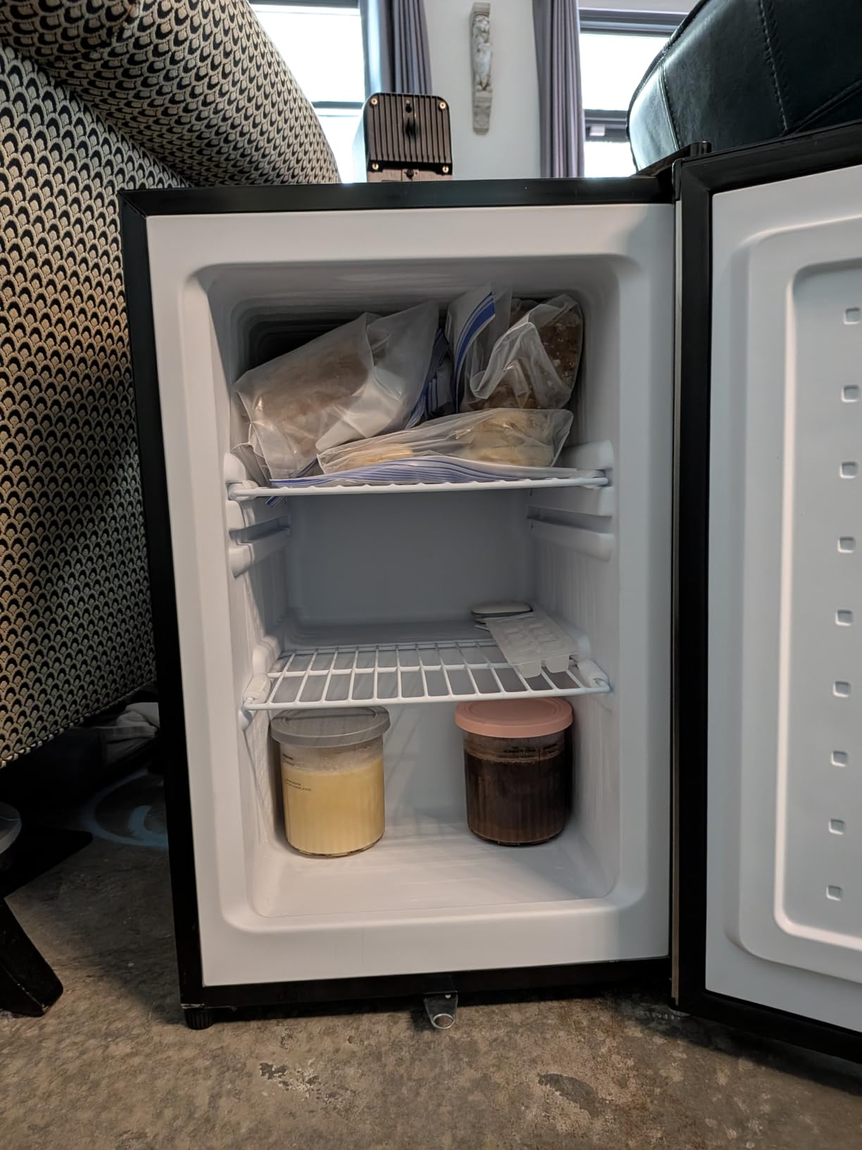 Whynter Upright Freezer with Lock, 3 Cu. Ft. Small Freezer Mini Freezer for Bedrooms, Dorms, Garages, Offices CUF-301SS, Stainless Steel, Energy Star customer photo 2
