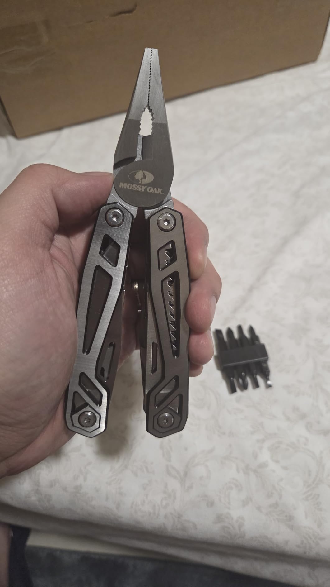 MOSSY OAK Multitool, 21-in-1 Stainless Steel Pocket Knife with Screwdriver Sleeve, Self-locking Pliers with Sheath-Perfect for Outdoor, Survival, Camping, Hiking, Simple Repair customer photo 1
