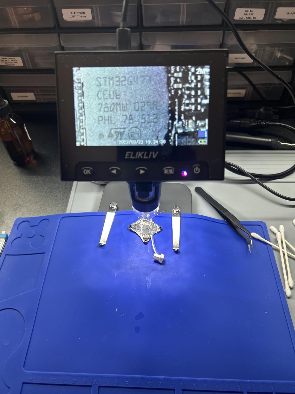 YIHUA 959D Digital Hot Air Rework Station with 3 Memories, Airflow Efficiency, °F/°C Display customer photo 2