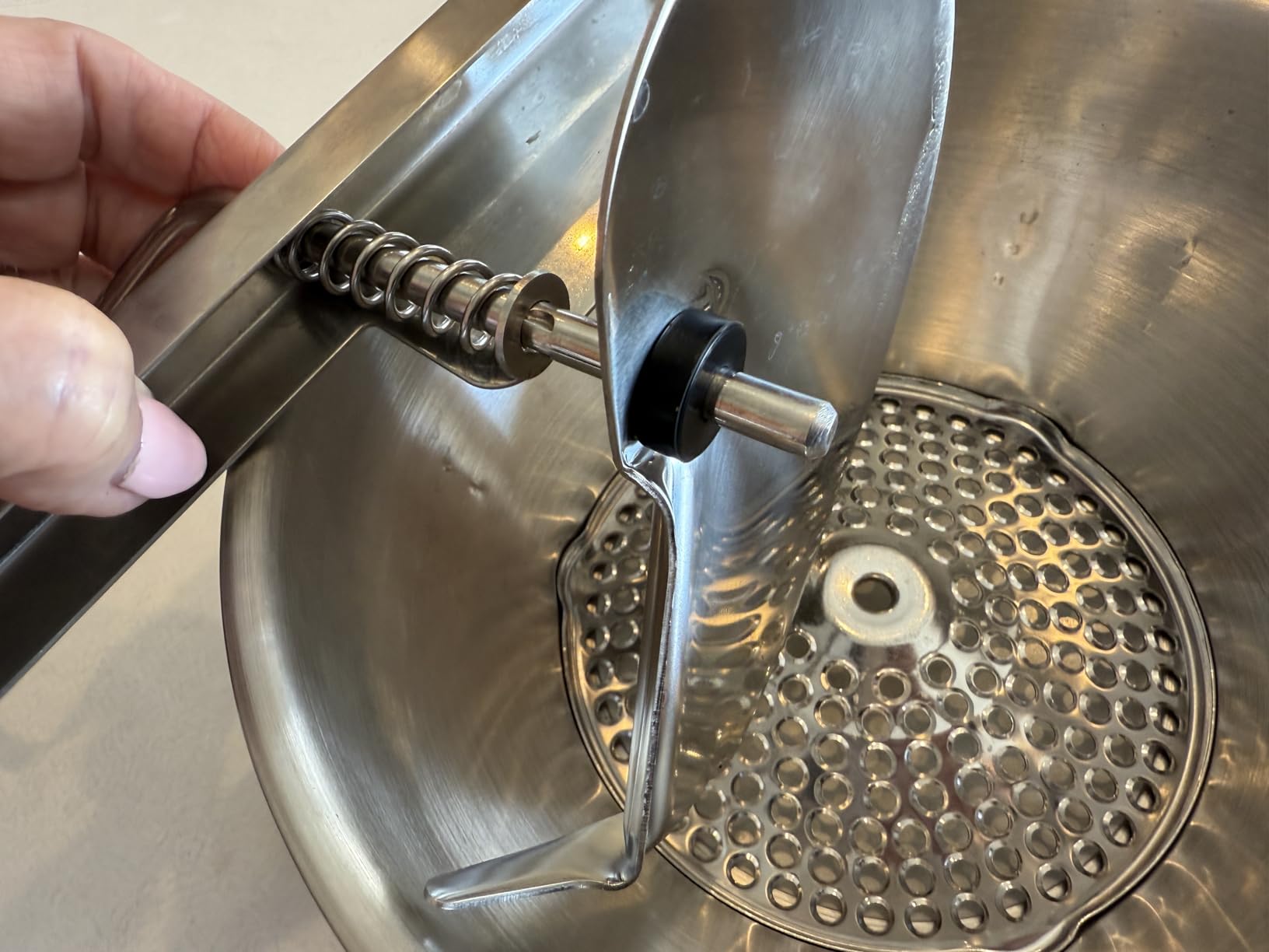 Stainless Steel Food Mill with 3 Discs - Ergonomic Rotary Hand Crank for Tomato Sauce, Applesauce, Baby Food, Mashed Potatoes, Puree & Canning customer photo 1