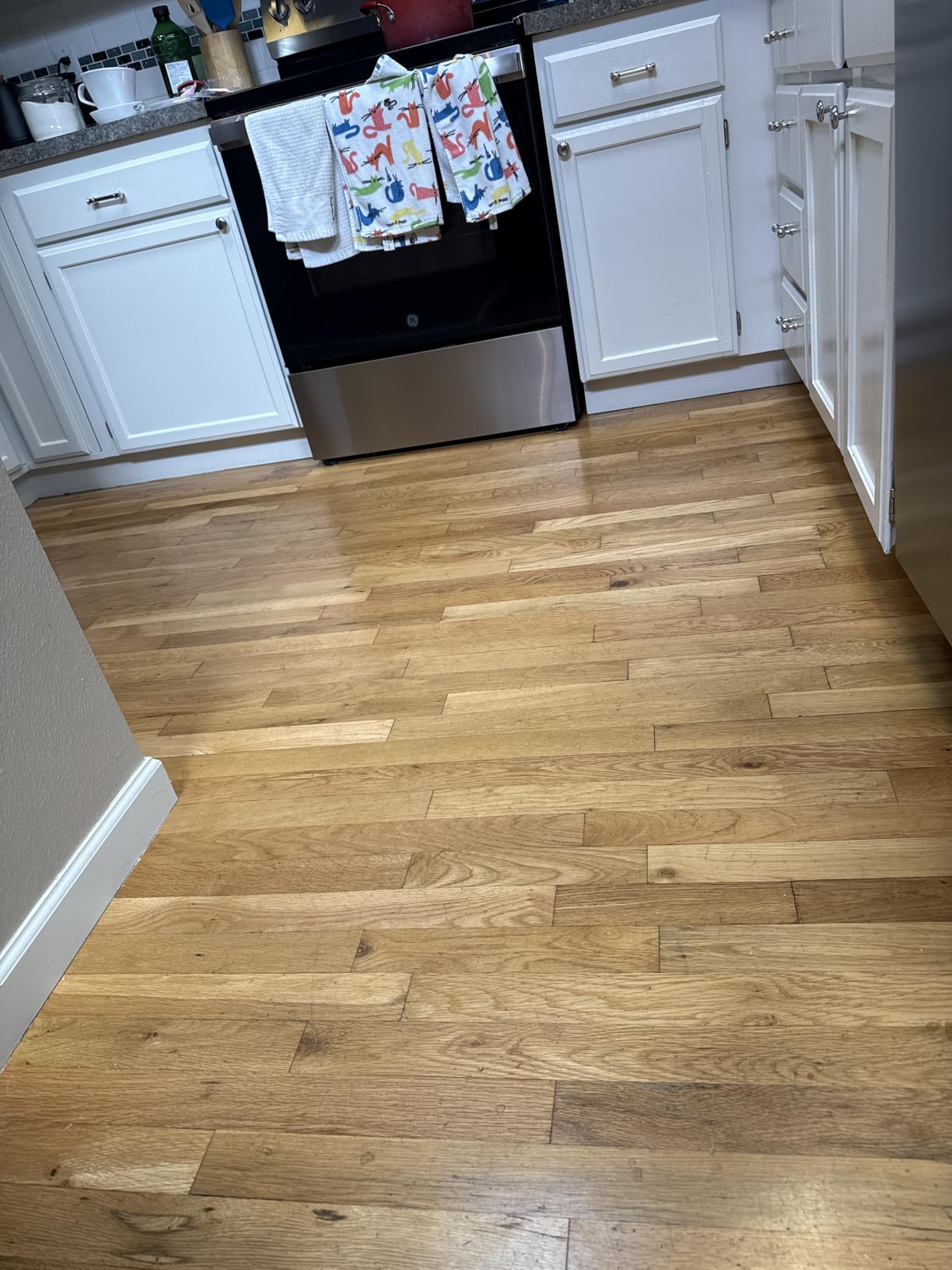 Aunt Fannie's Ultra Concentrated Hardwood Floor Cleaner, Vinegar-Free Plant Based Hardwood Floor Cleaner for Mopping, Bright Lemon Scent, 32 oz. customer photo 2